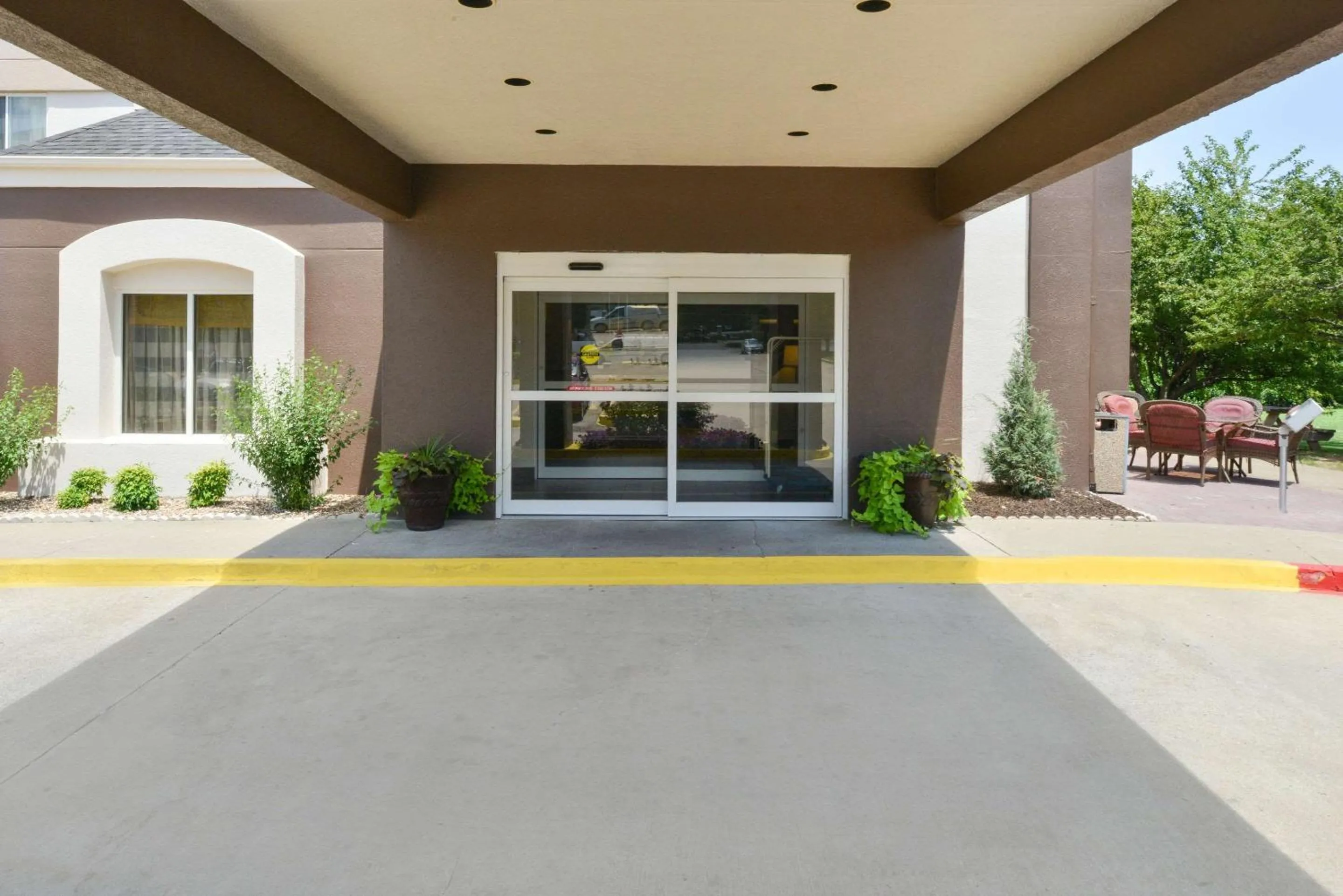 Property building in Sleep Inn Fayetteville North