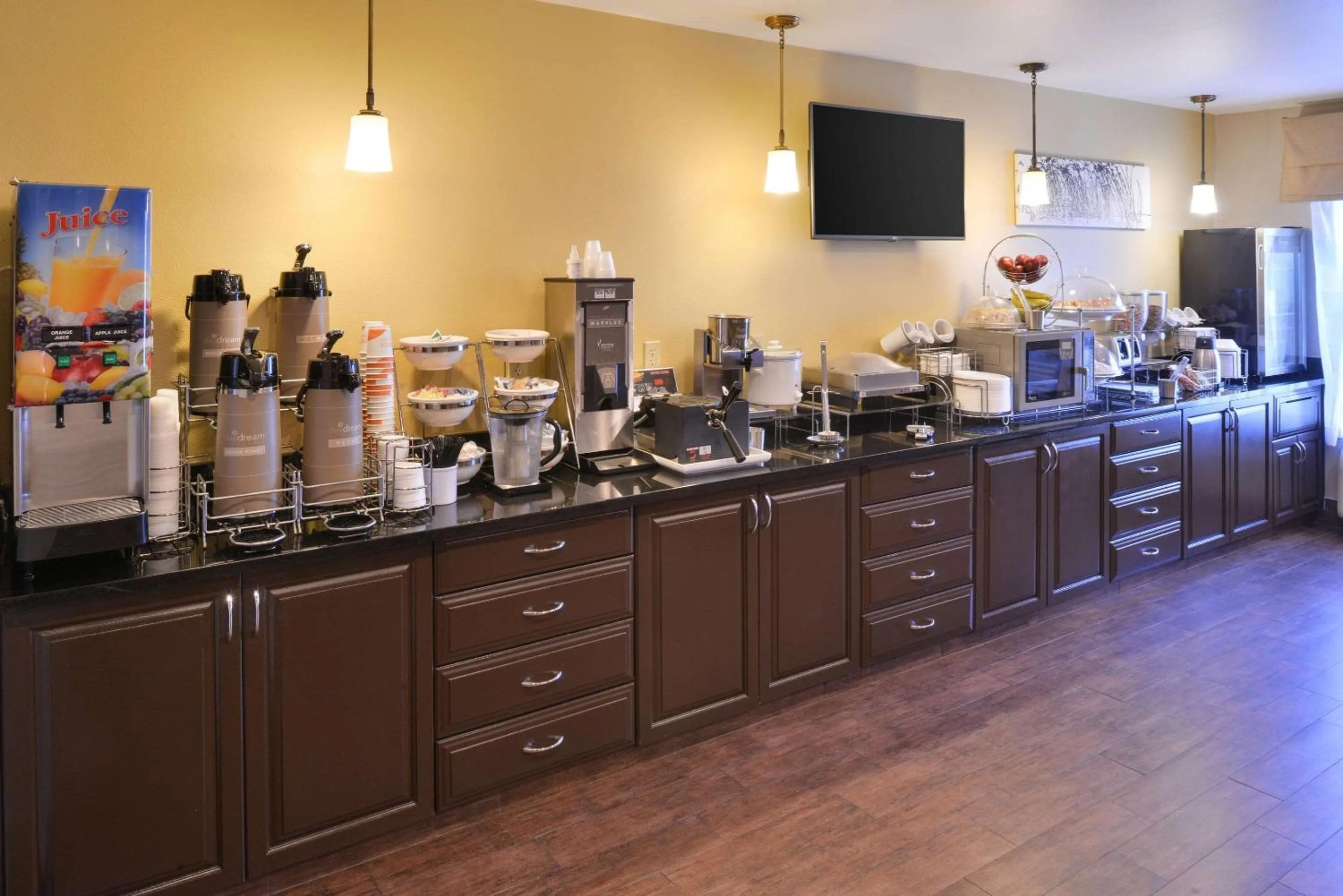 Restaurant/places to eat in Sleep Inn Fayetteville North