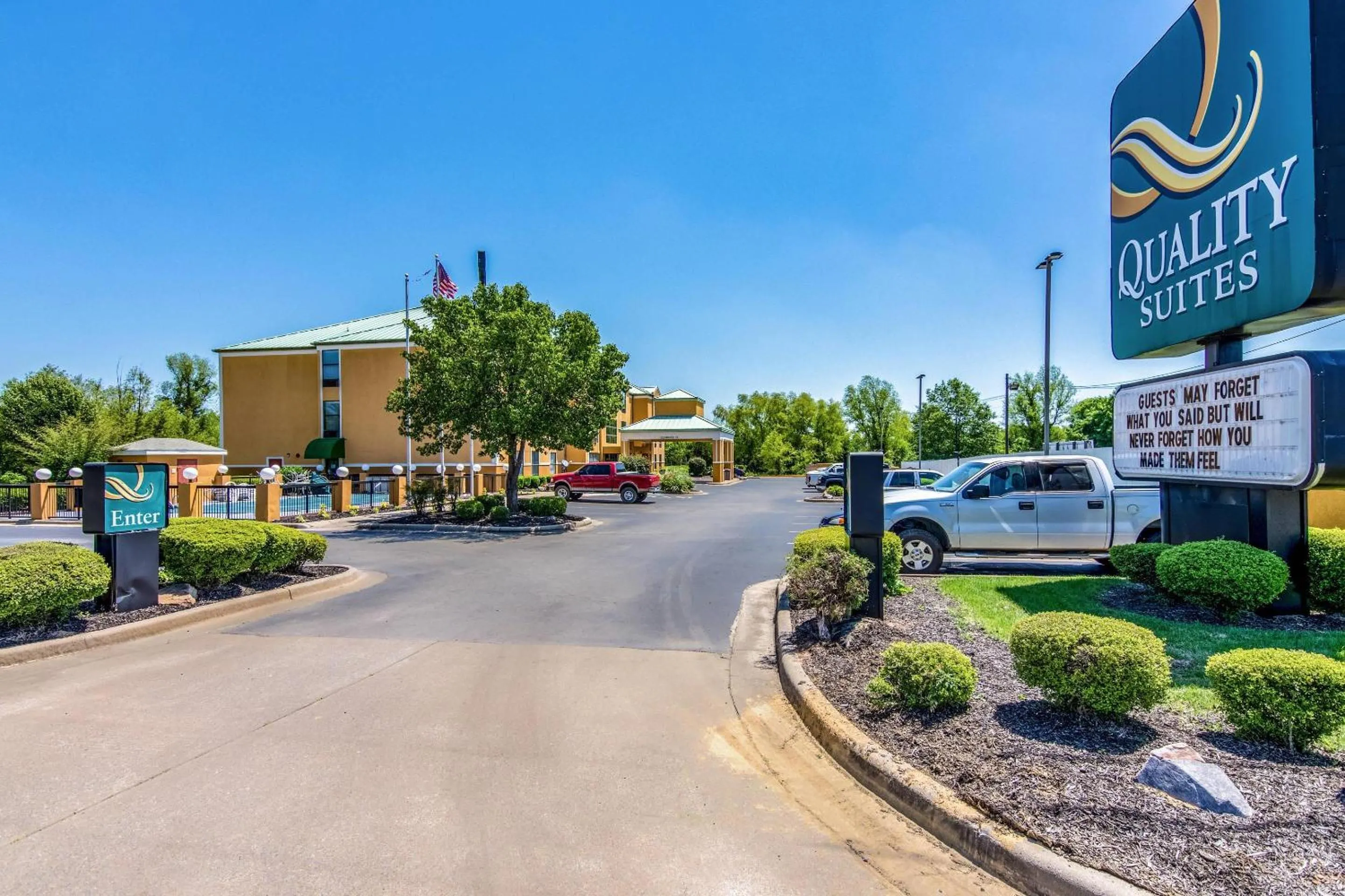 Property building in Quality Suites Maumelle - Little Rock Northwest