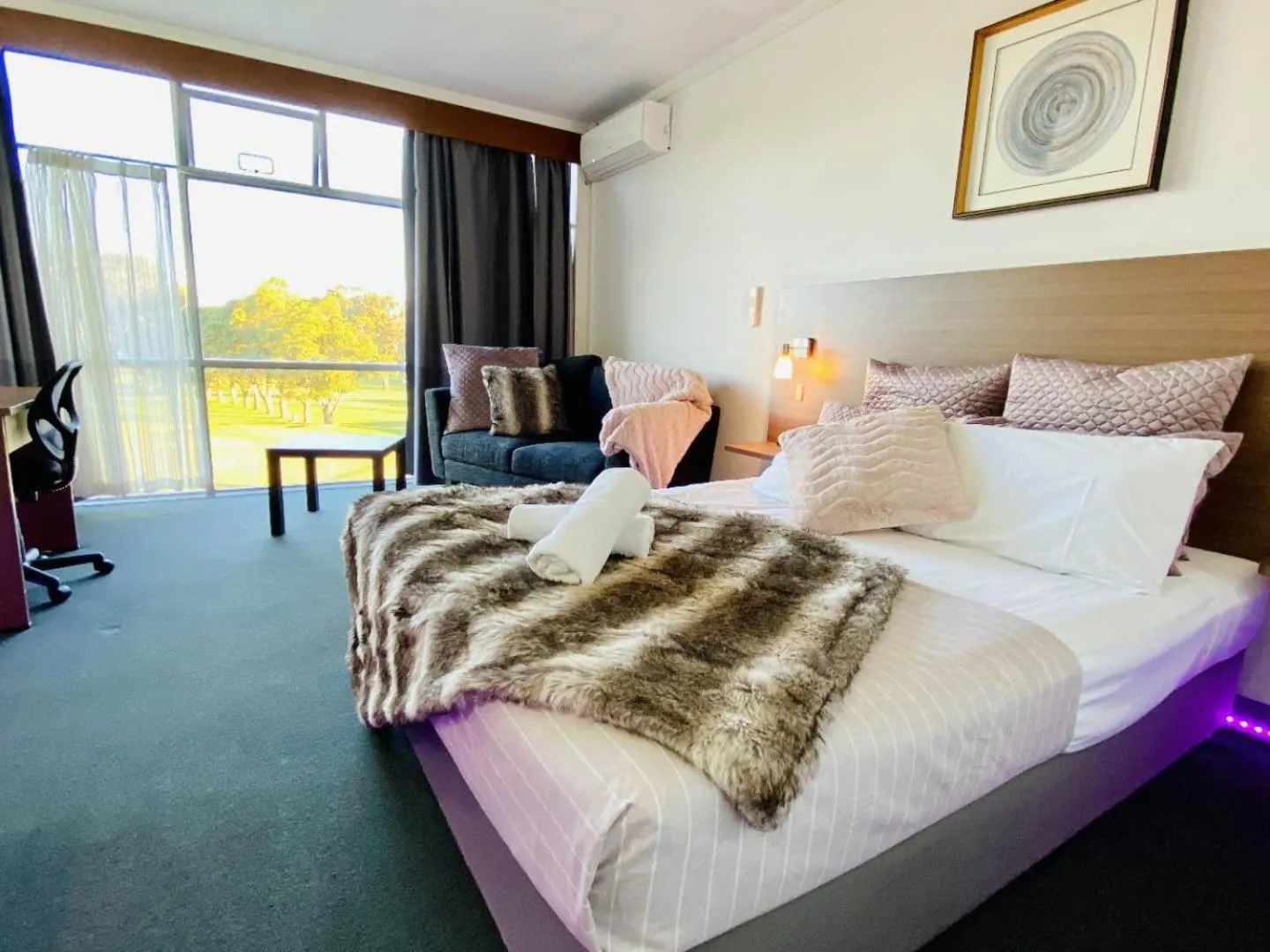 Bed in The Select Inn Ryde