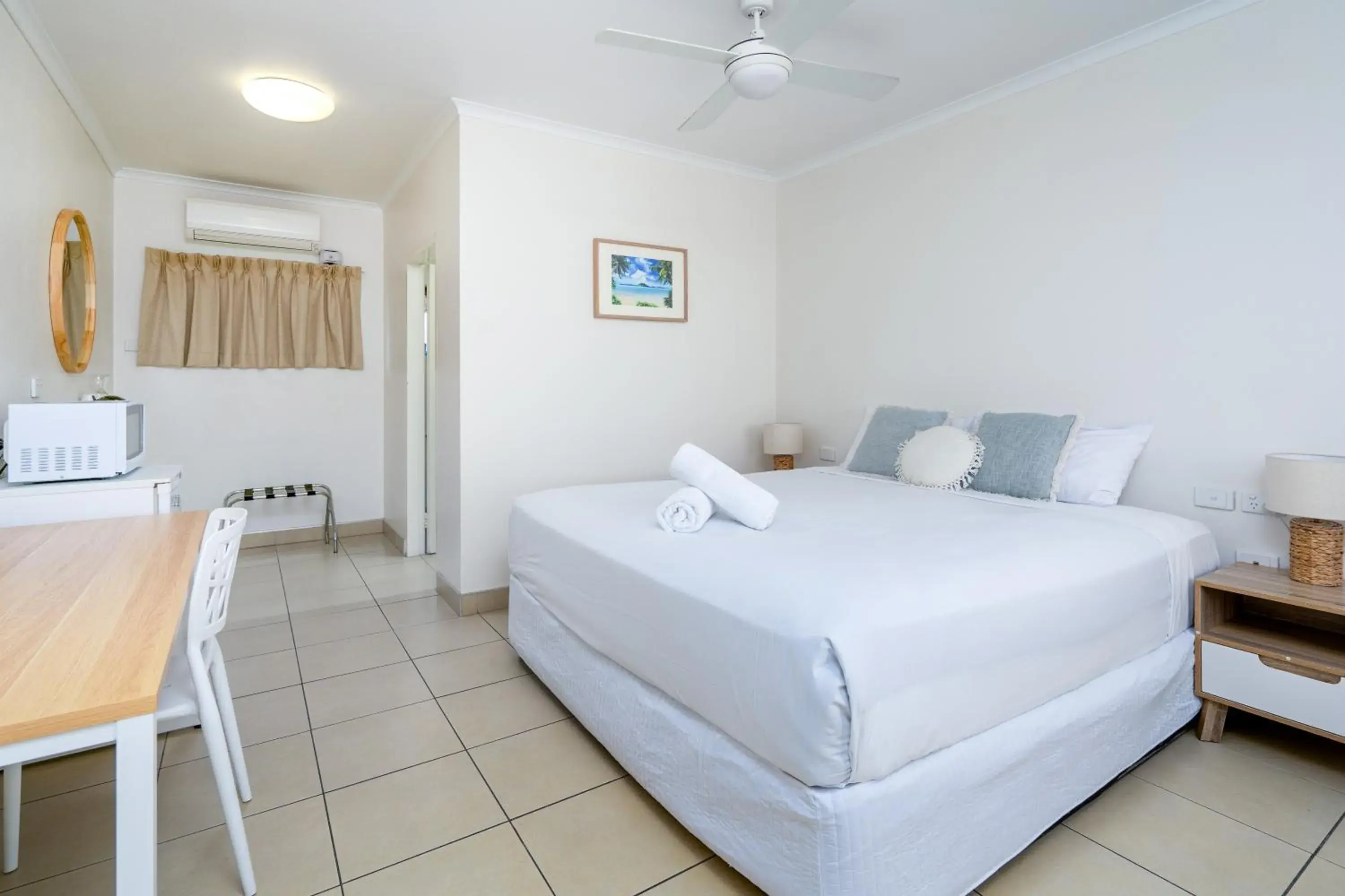 Deluxe King Room in The Marco Polo Deluxe King Room in The Marco Polo