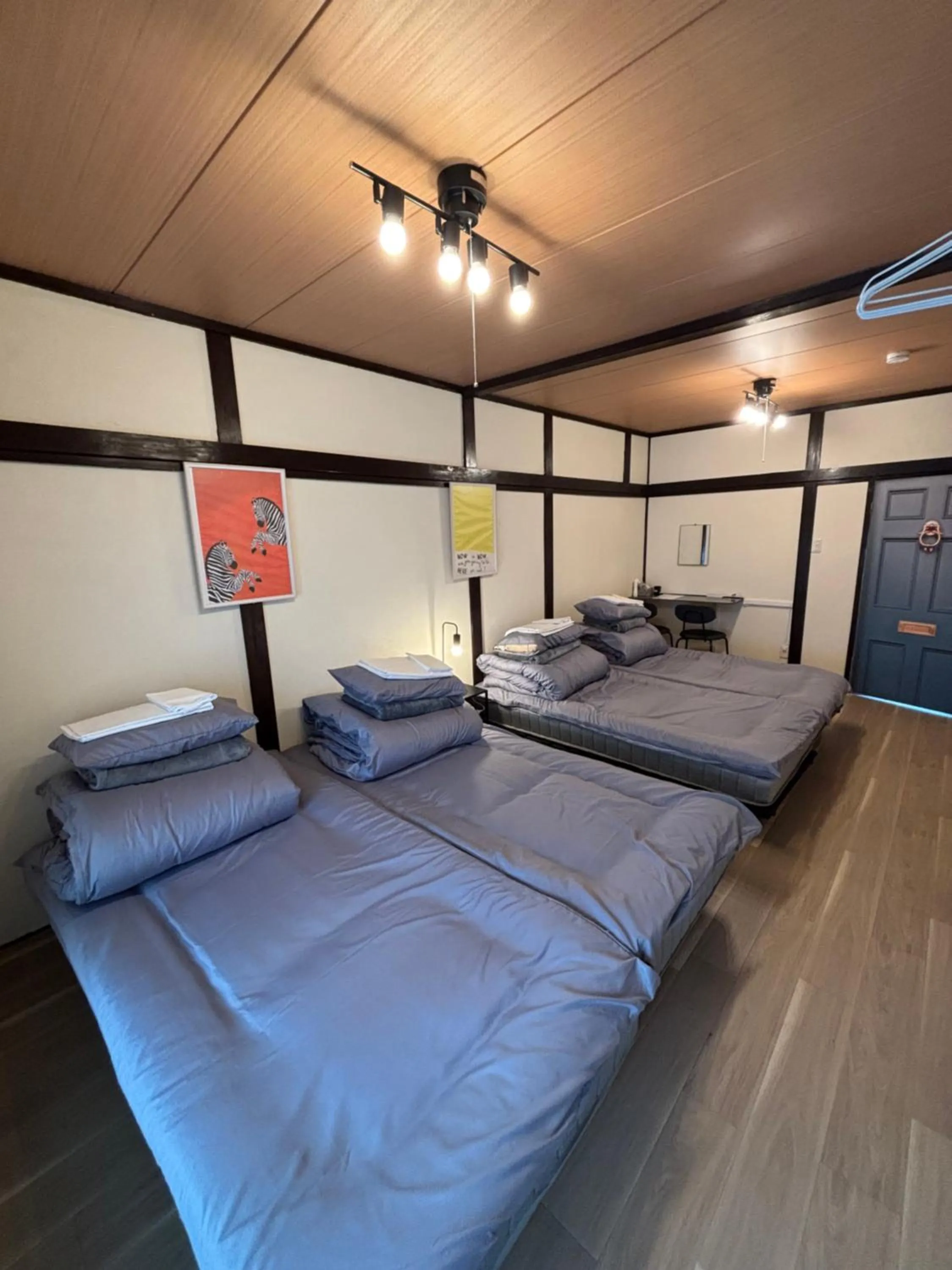 Photo of the whole room, Bed in 777 Takamatsu Guest House