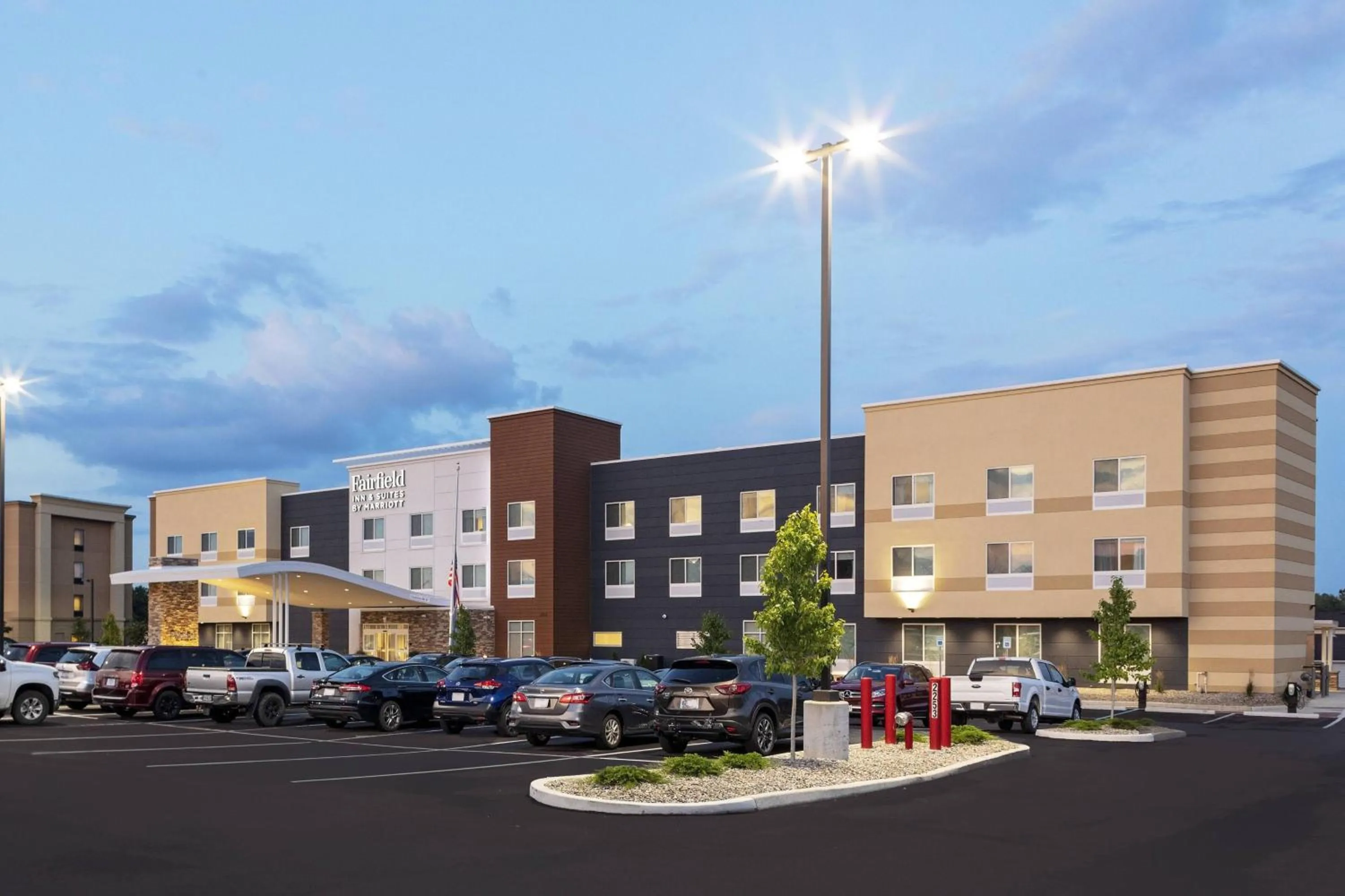 Property building in Fairfield Inn & Suites by Marriott Indianapolis Greenfield