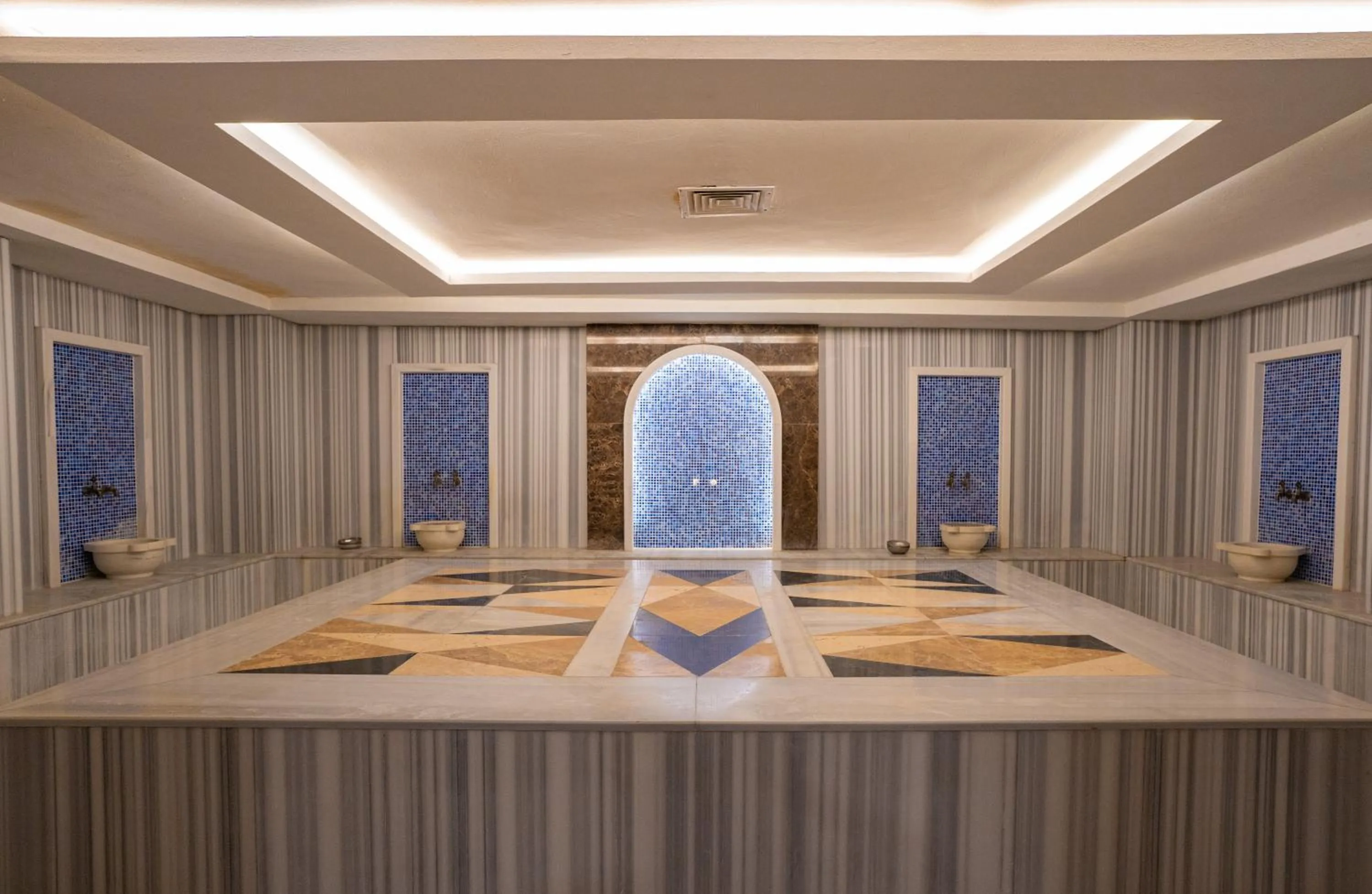 Public Bath in Master Family Club