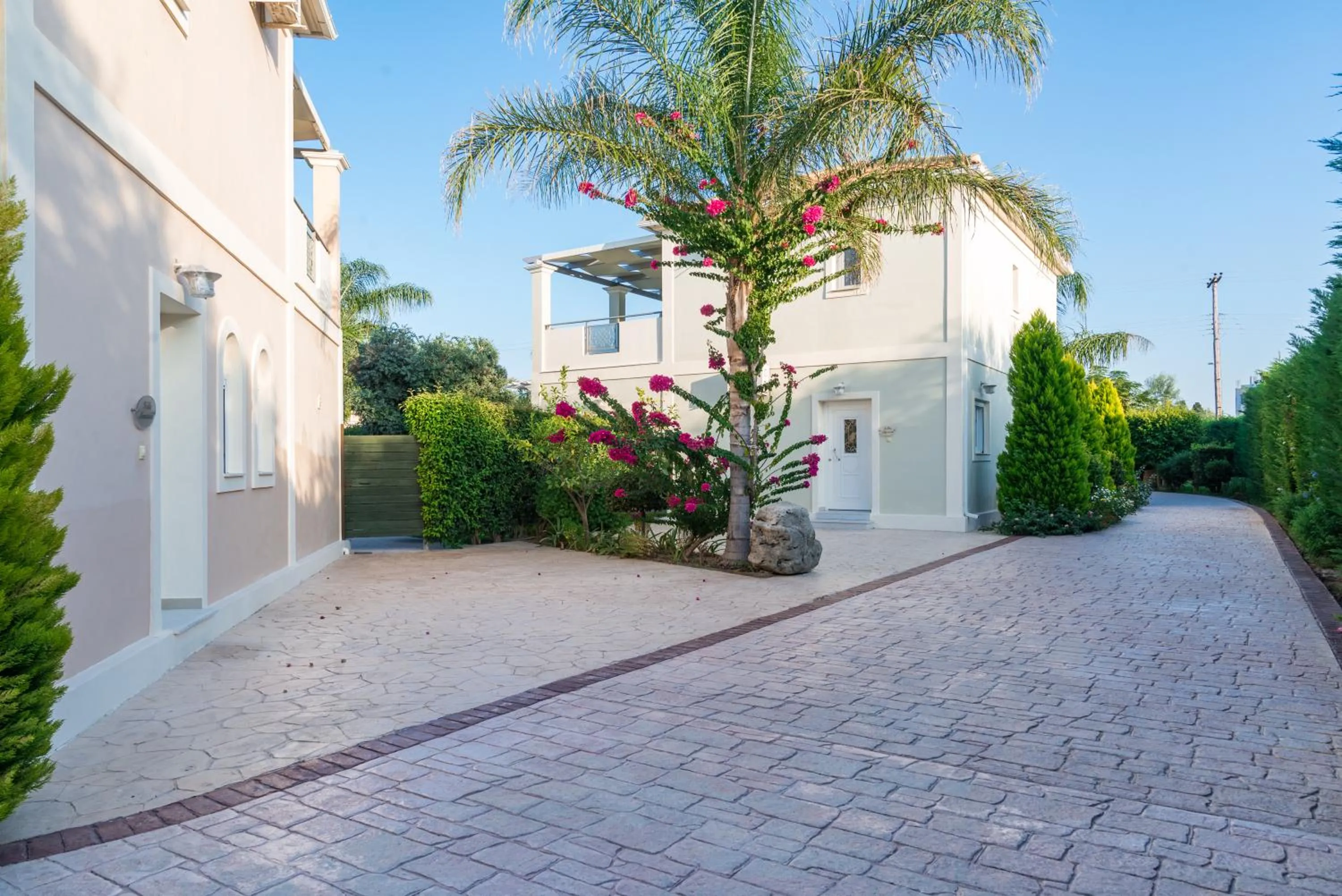 Property building in Mamfredas Luxury Resort