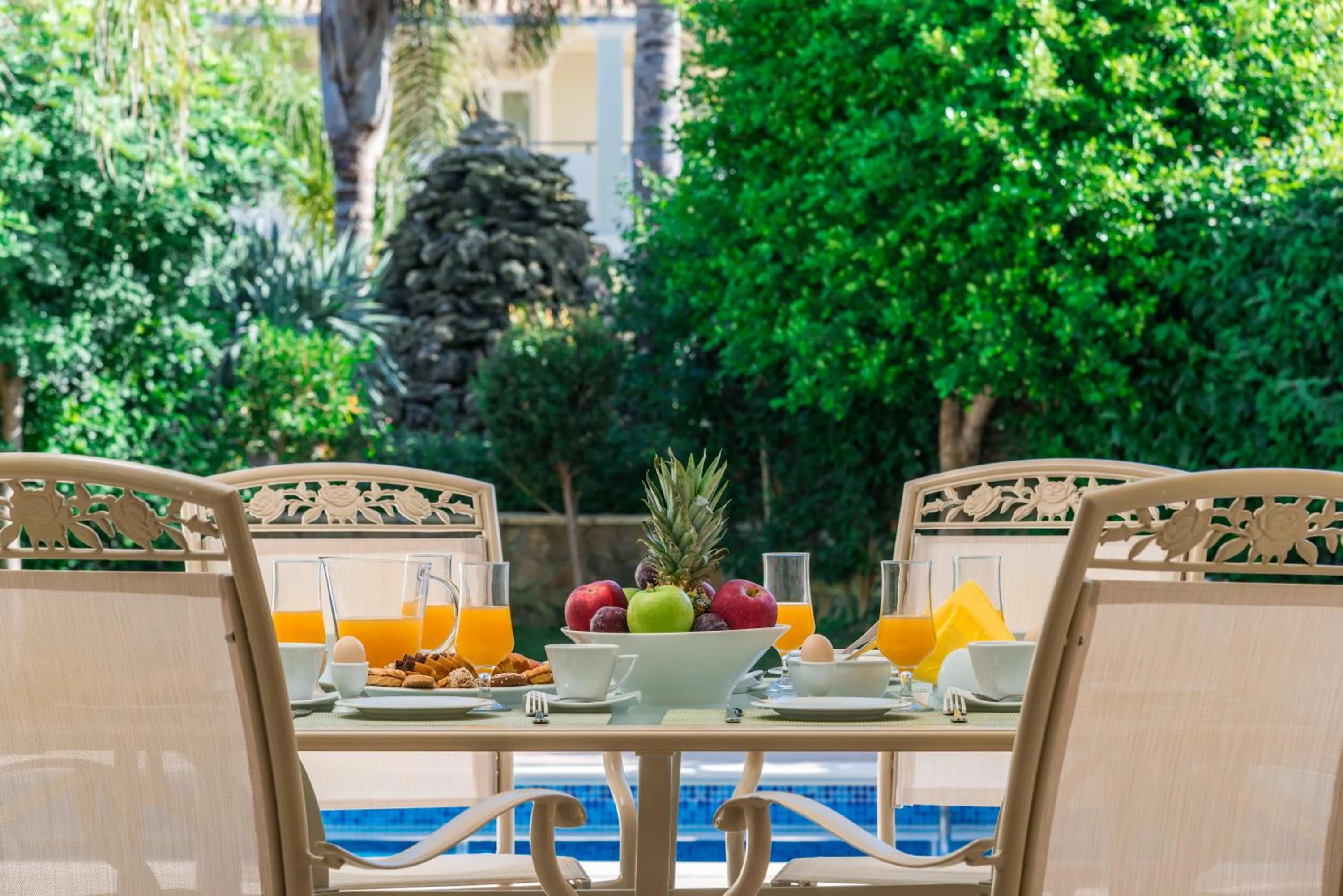 Patio in Mamfredas Luxury Resort