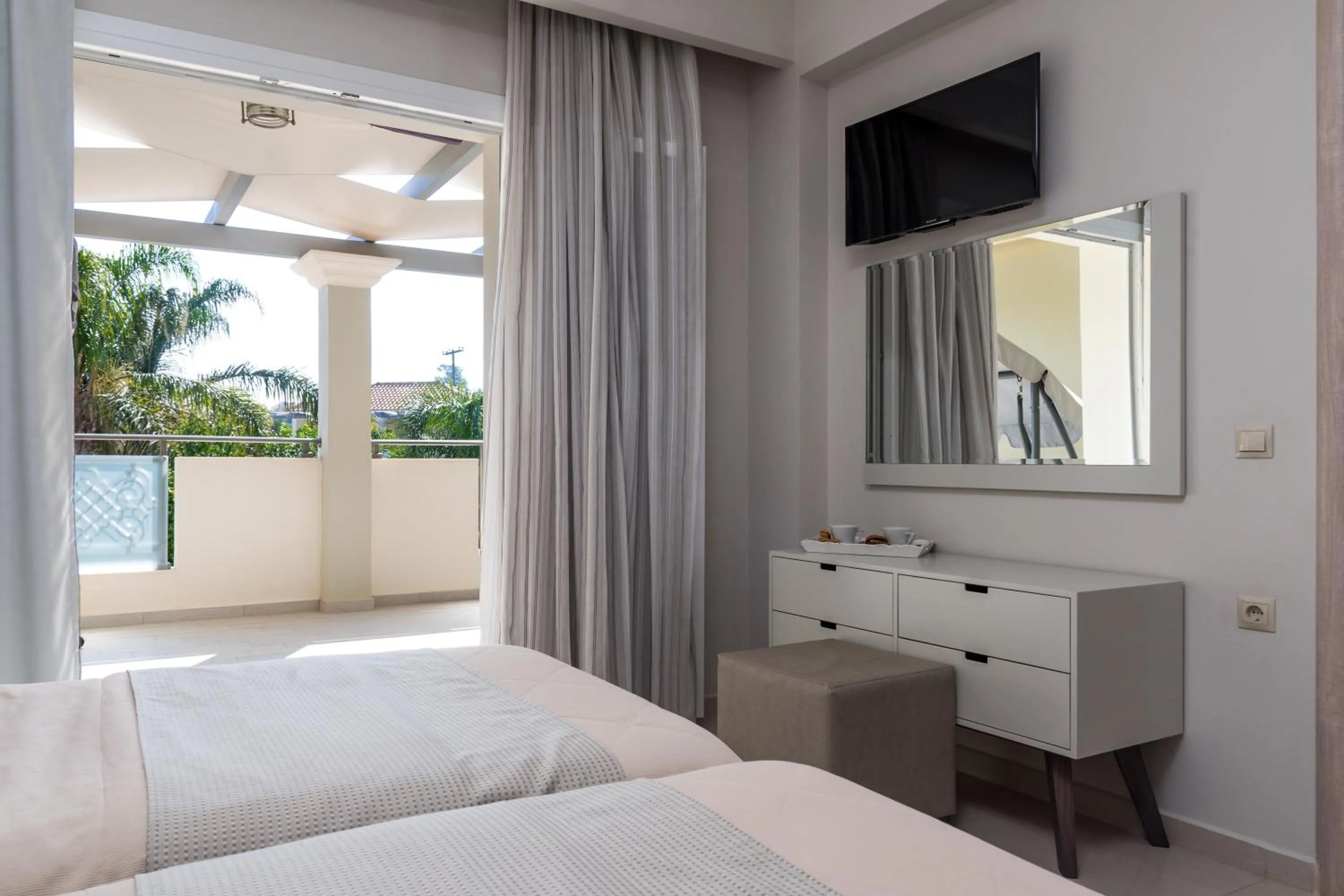 Bed in Mamfredas Luxury Resort