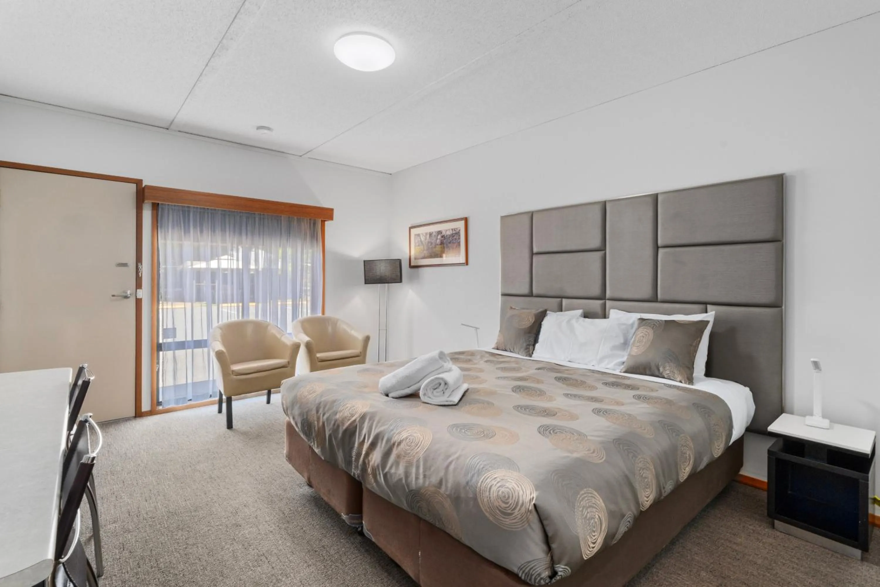 Bed in Comfort Inn Benalla