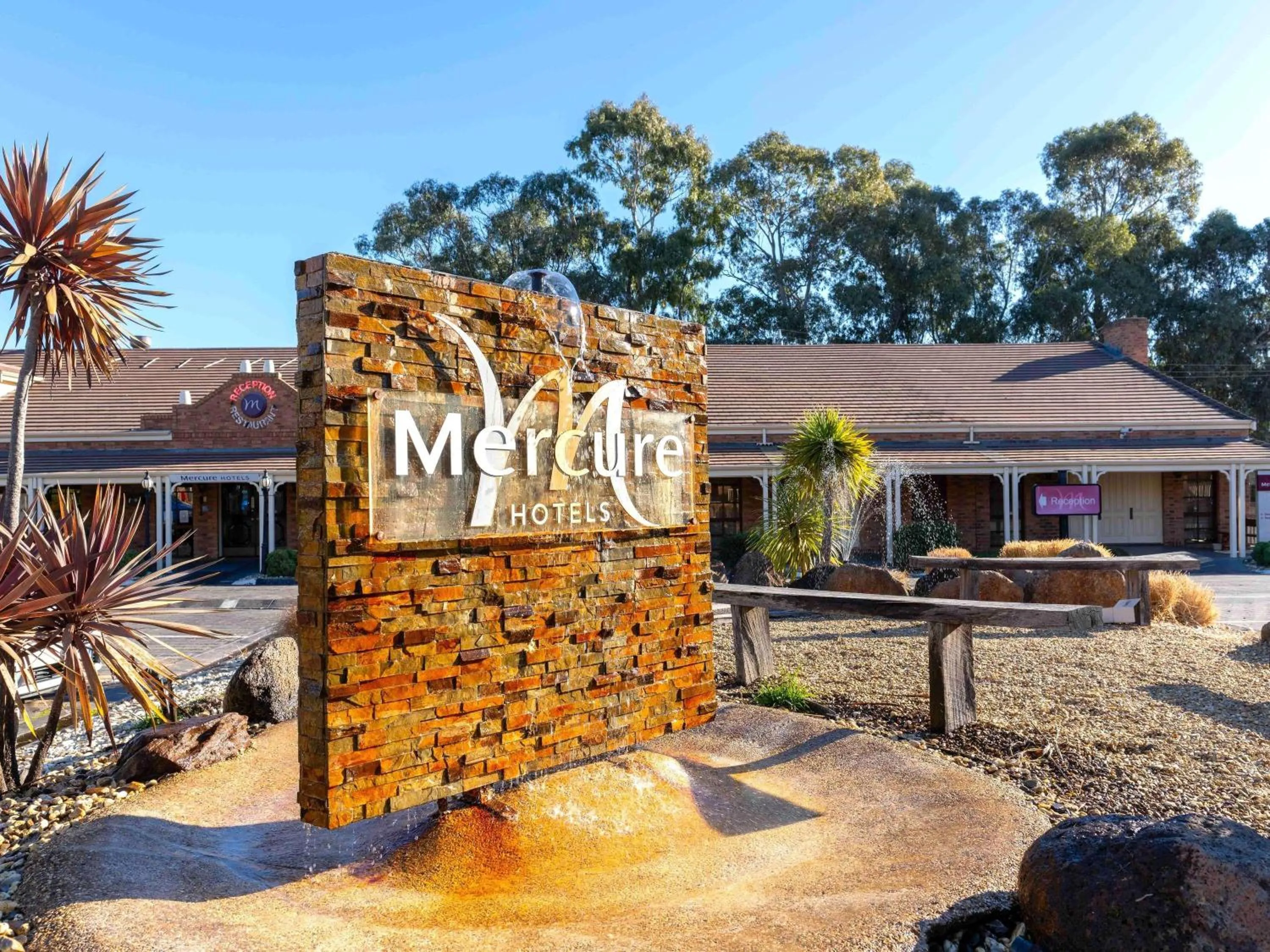 Property building in Mercure Port of Echuca