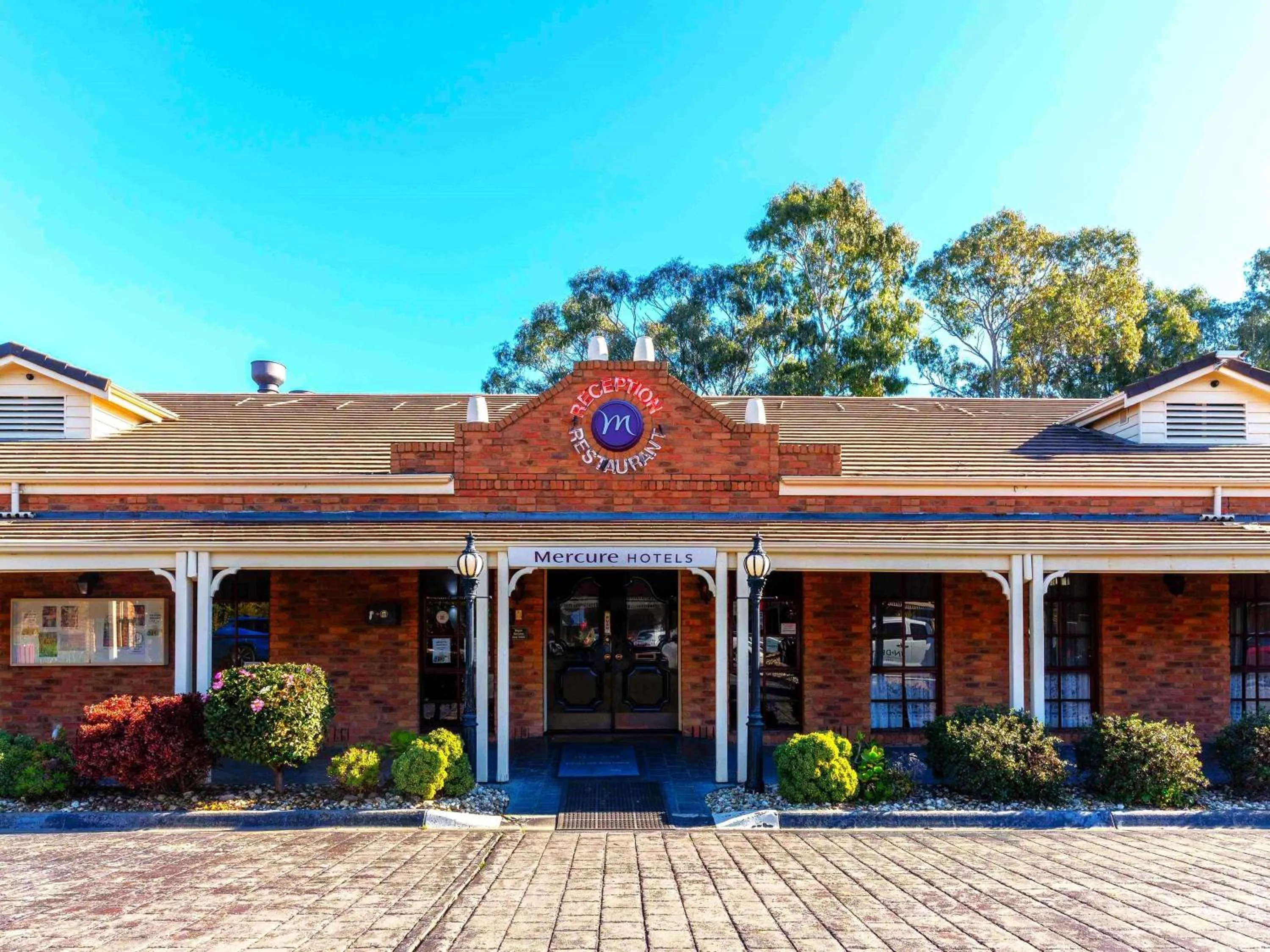 Property building in Mercure Port of Echuca