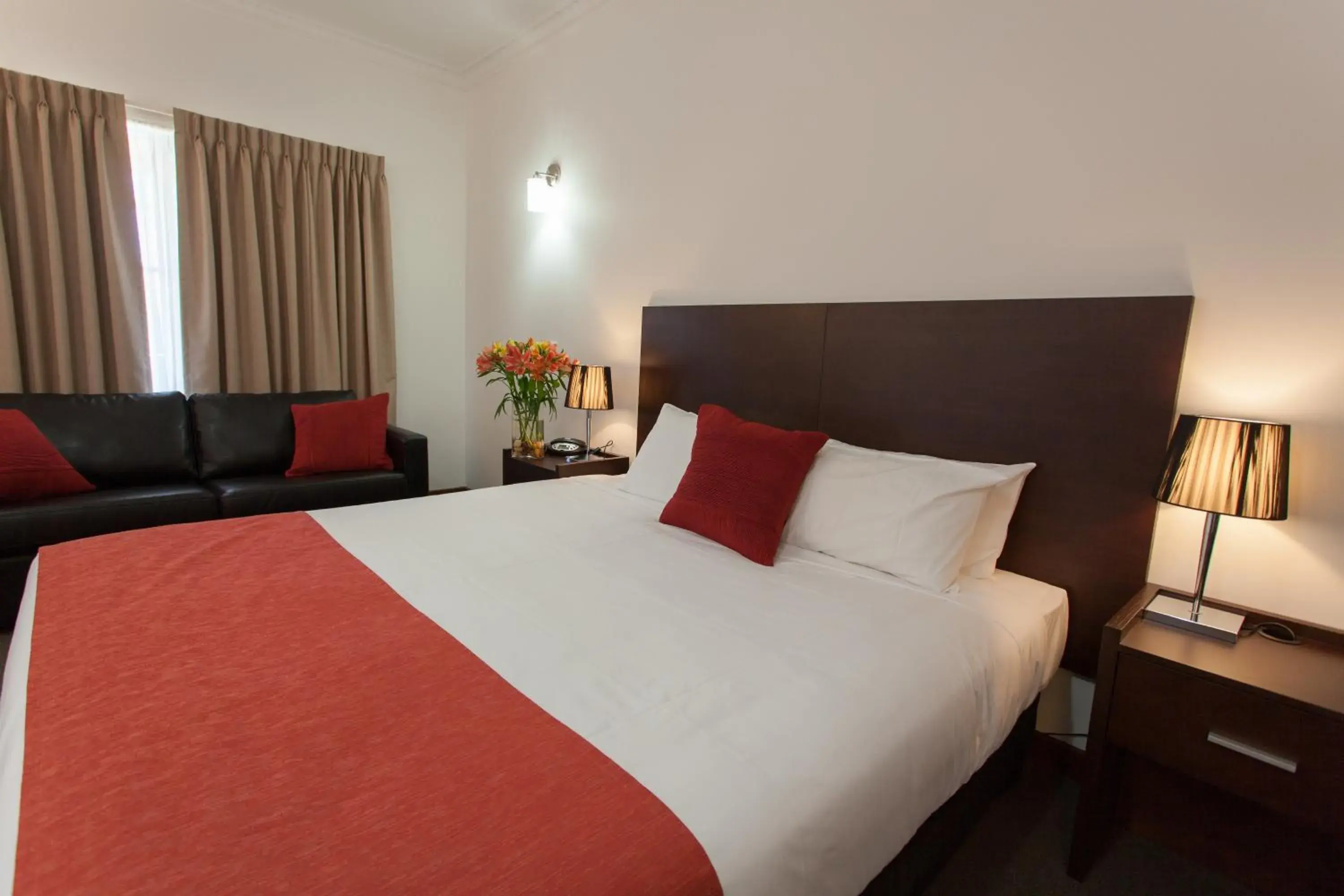 Deluxe king bed room in Mercure Port of Echuca Deluxe king bed room in Mercure Port of Echuca