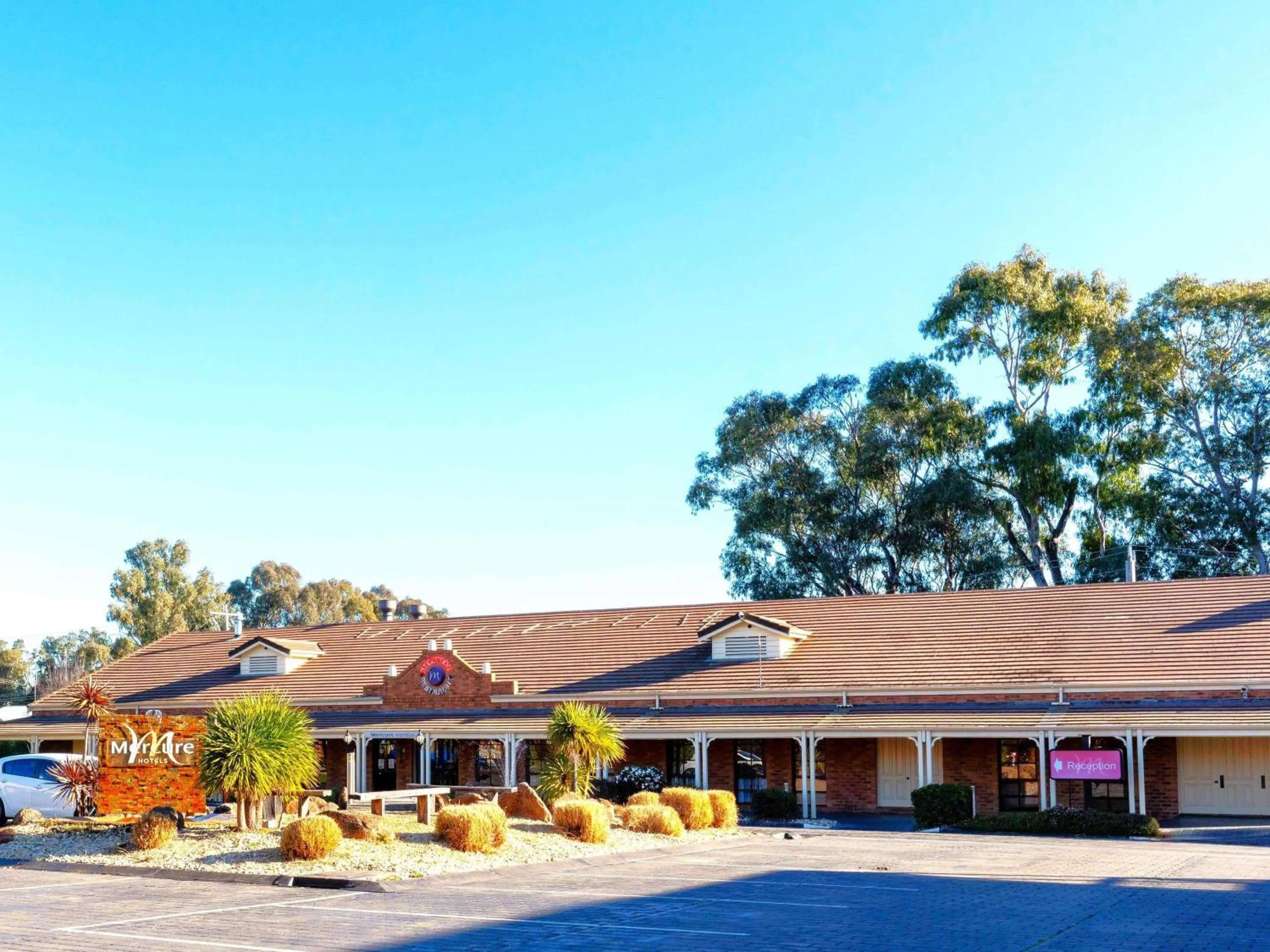 Property building in Mercure Port of Echuca