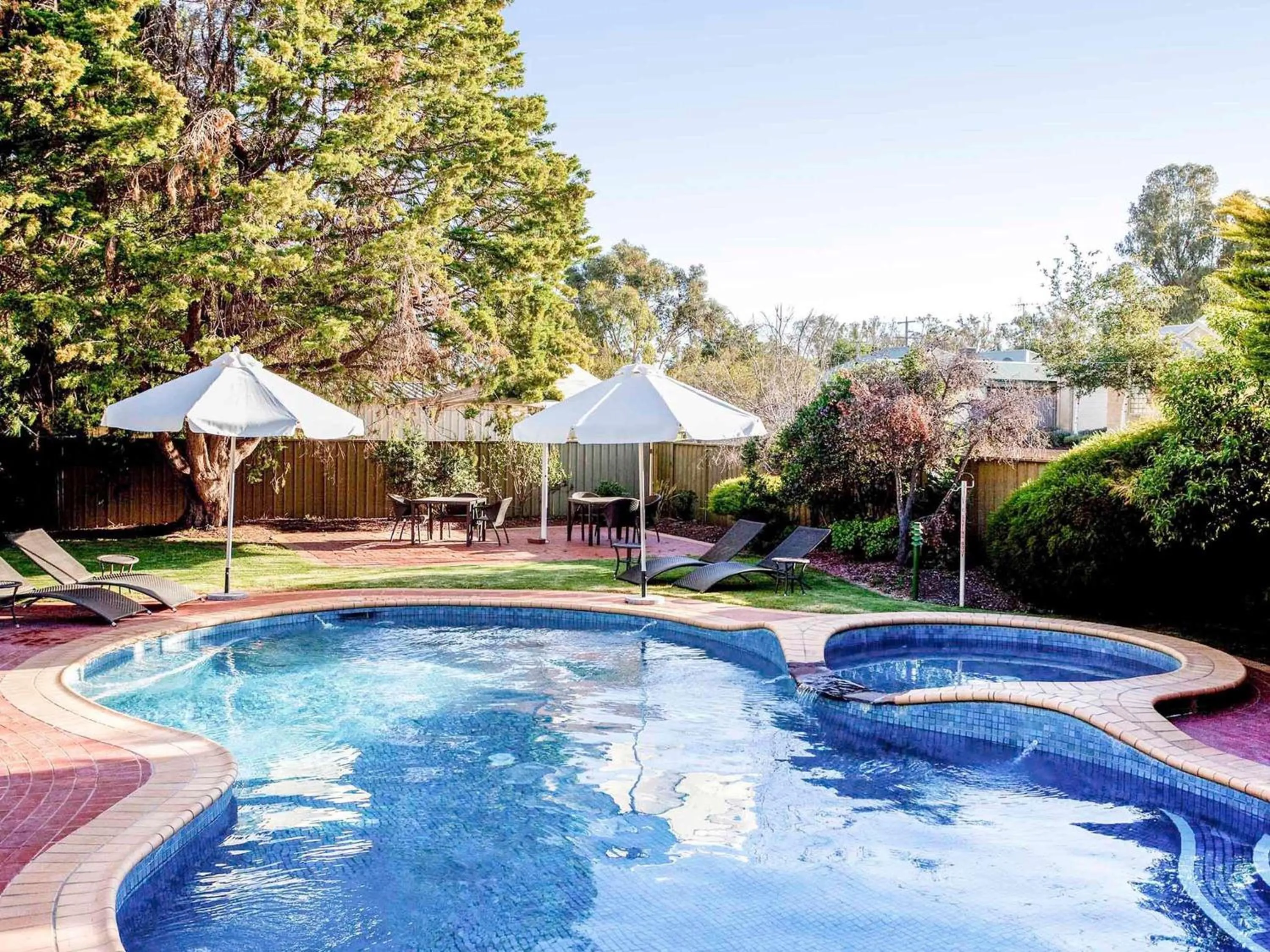 Property building in Mercure Port of Echuca