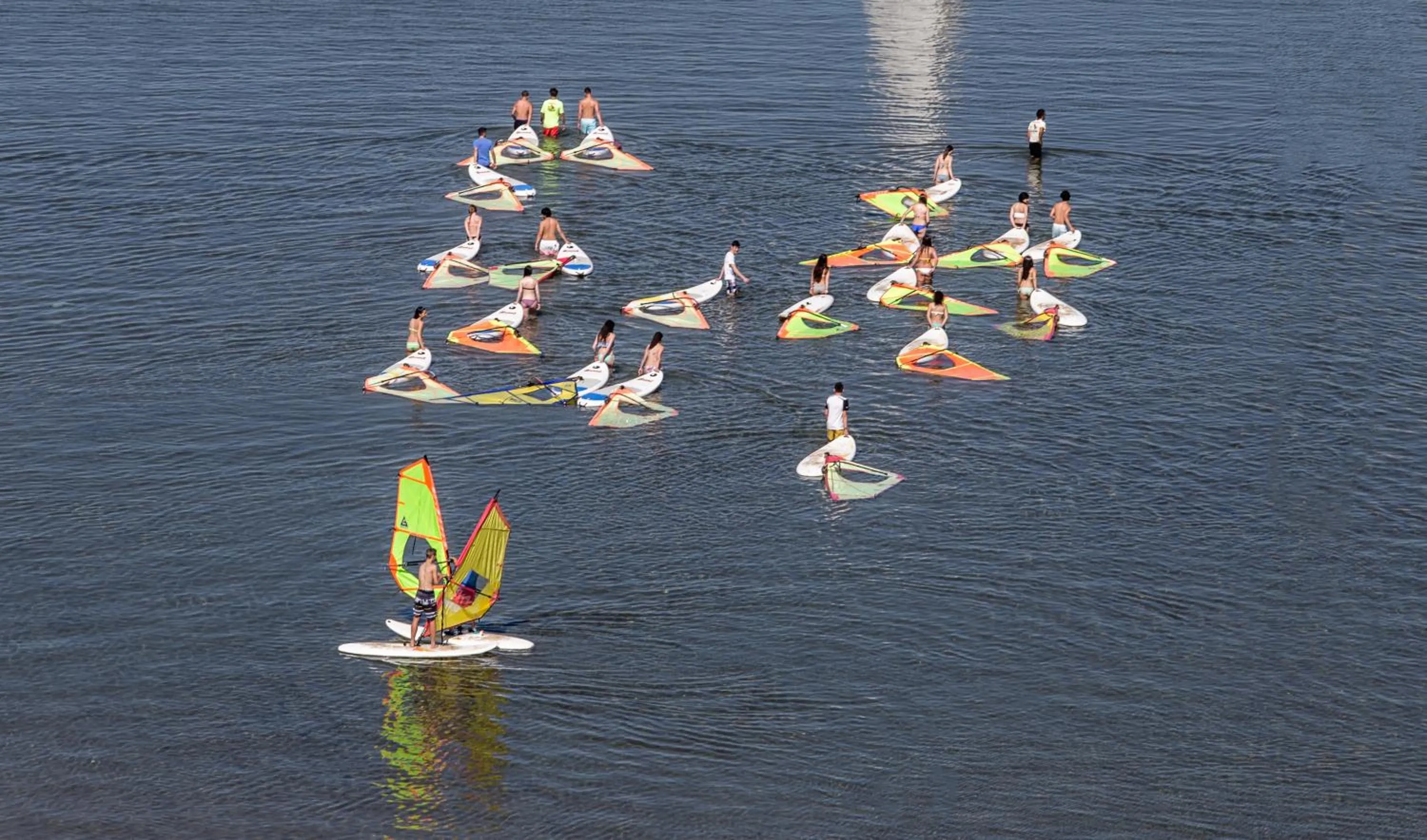 Windsurfing in Hotel Izán Cavanna