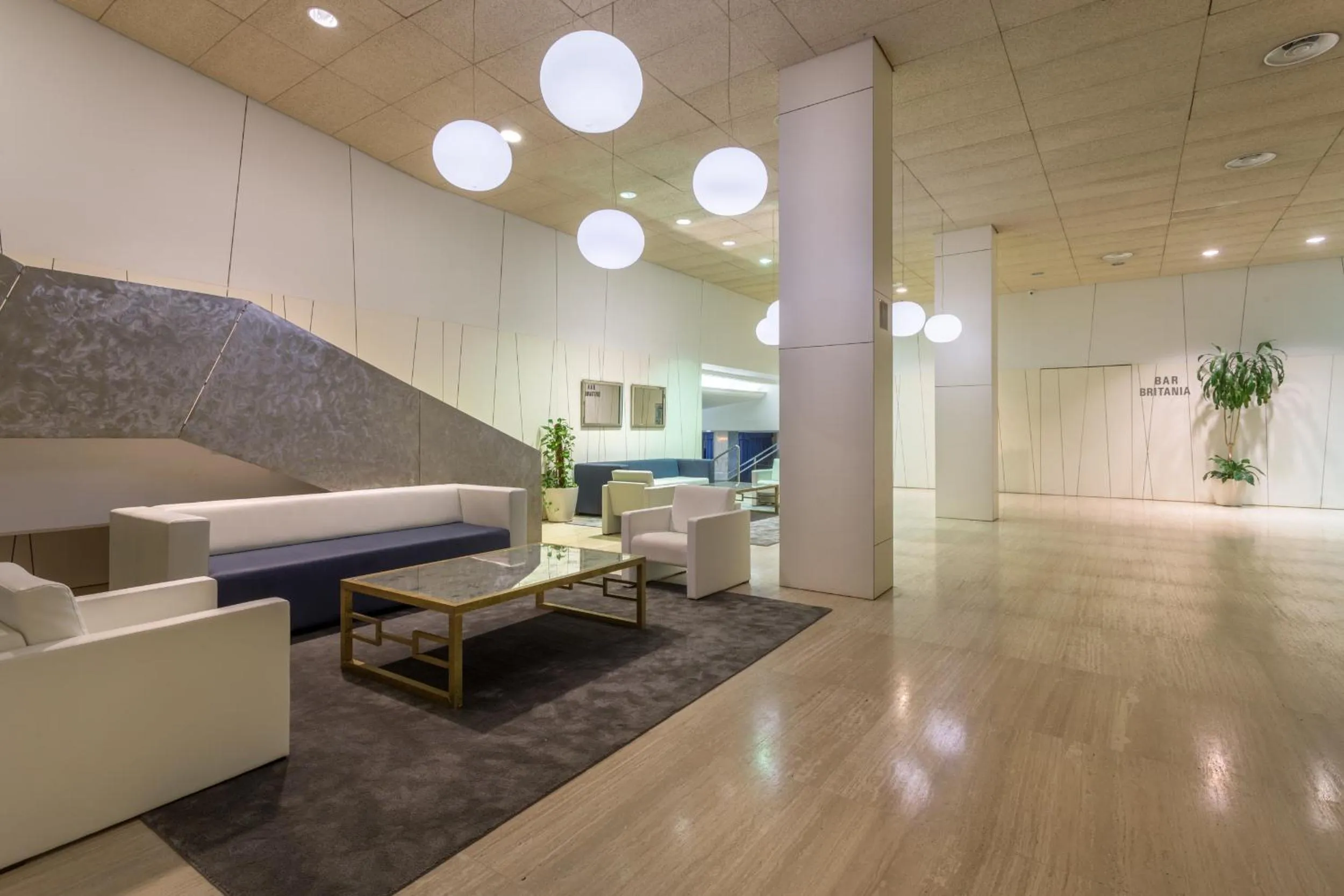 Facade/entrance in Hotel Izán Cavanna