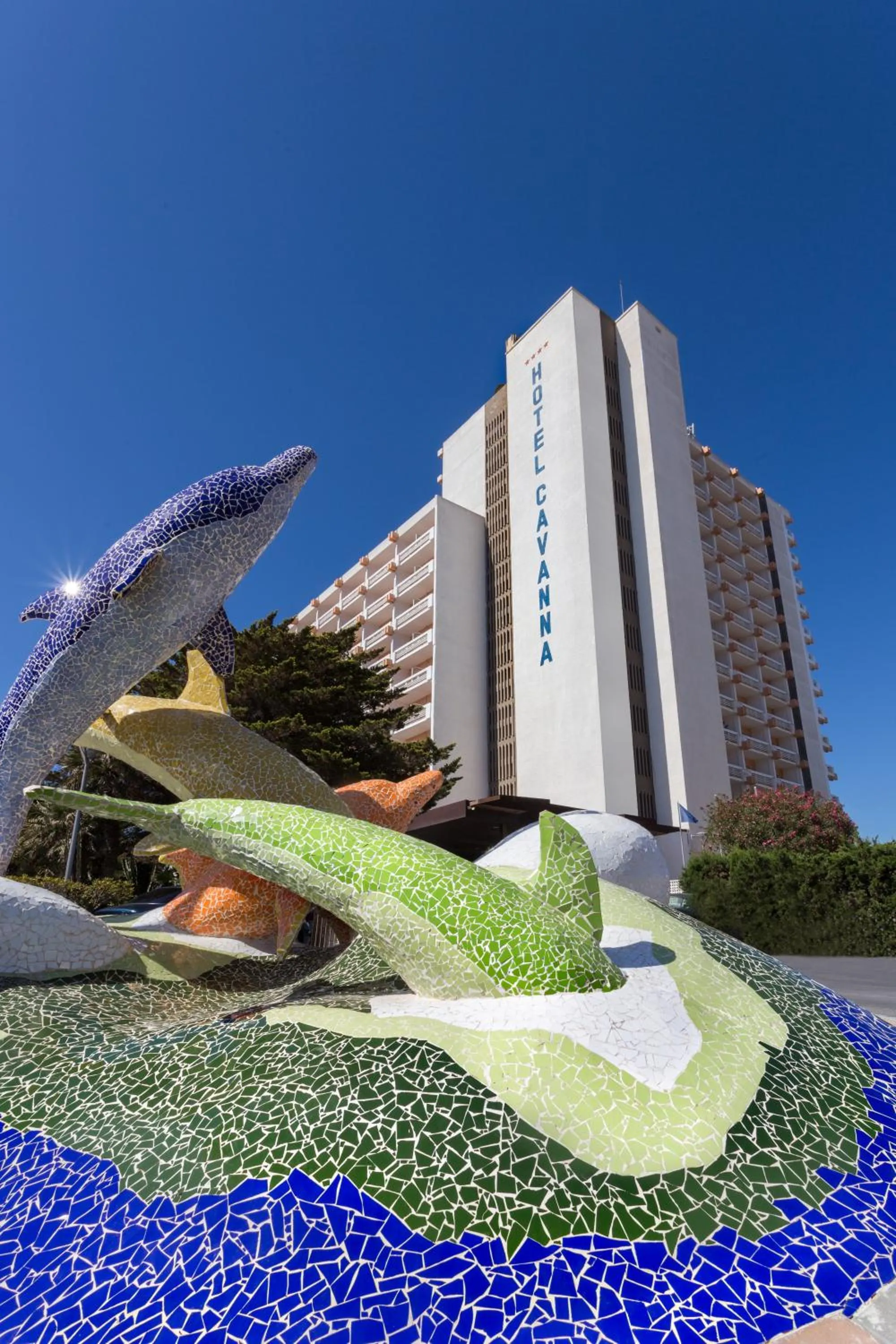 Property building in Hotel Izán Cavanna