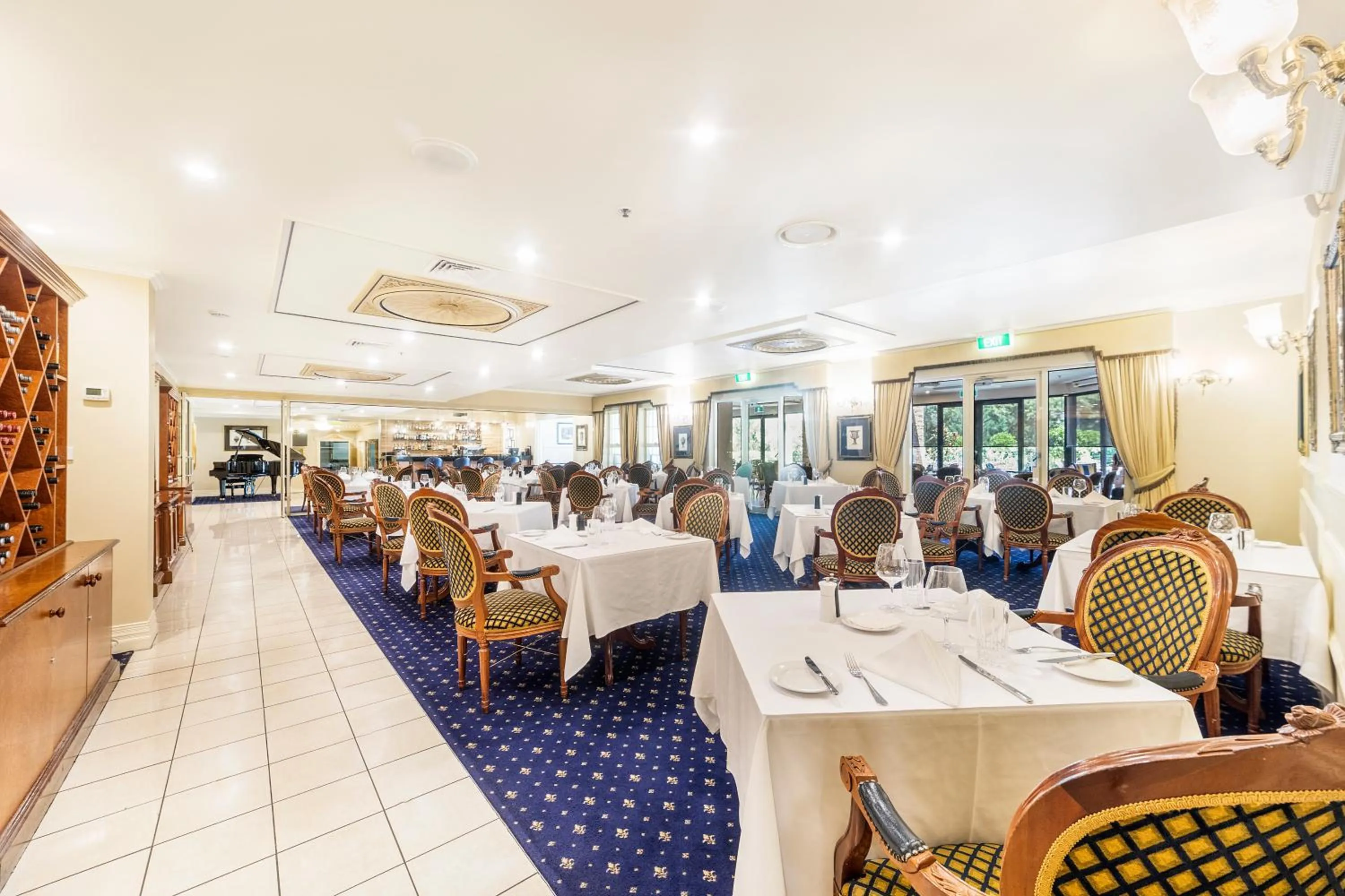 Restaurant/places to eat in Canterbury International Hotel