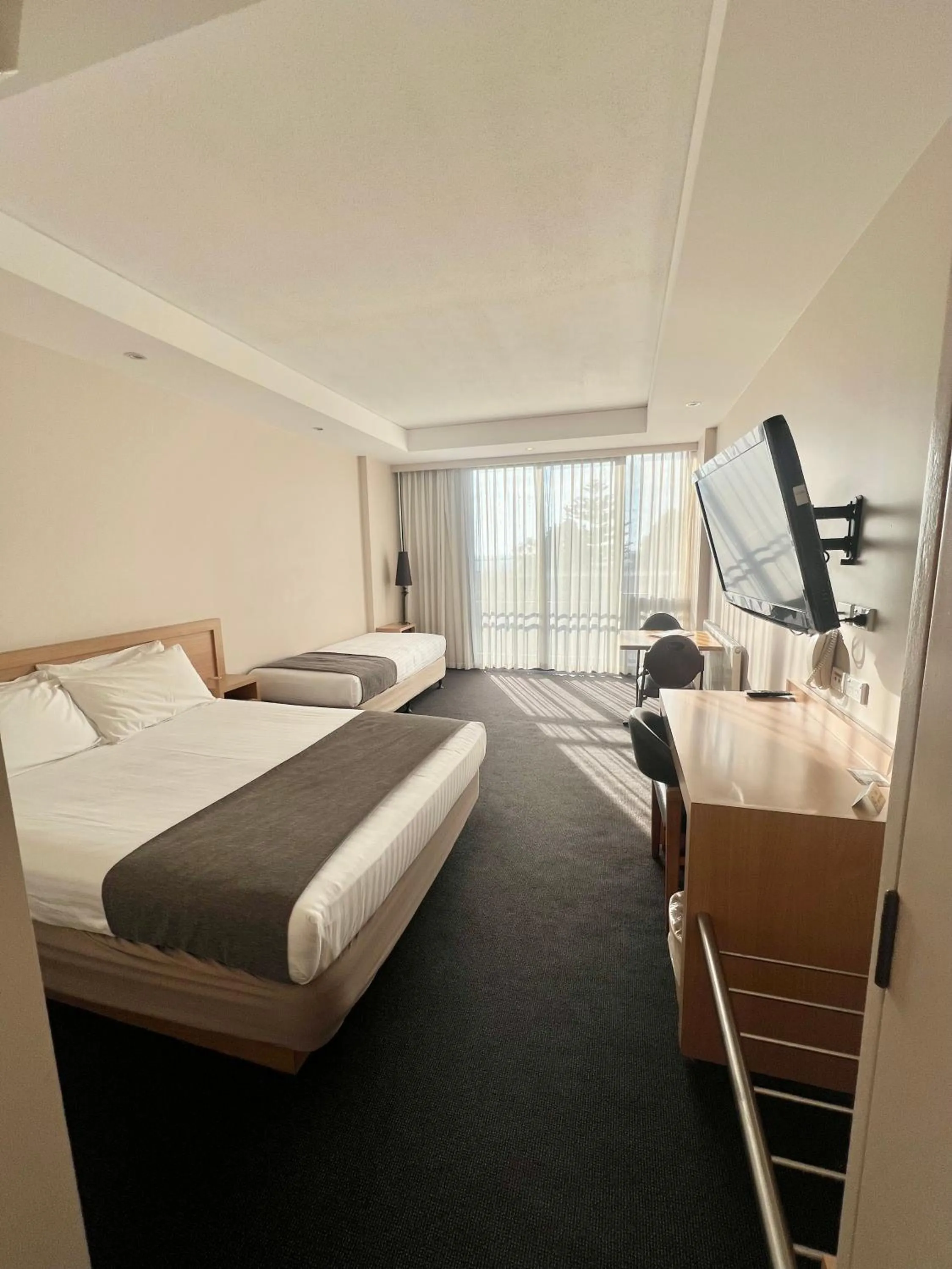 Bed in Richmond Henty Hotel