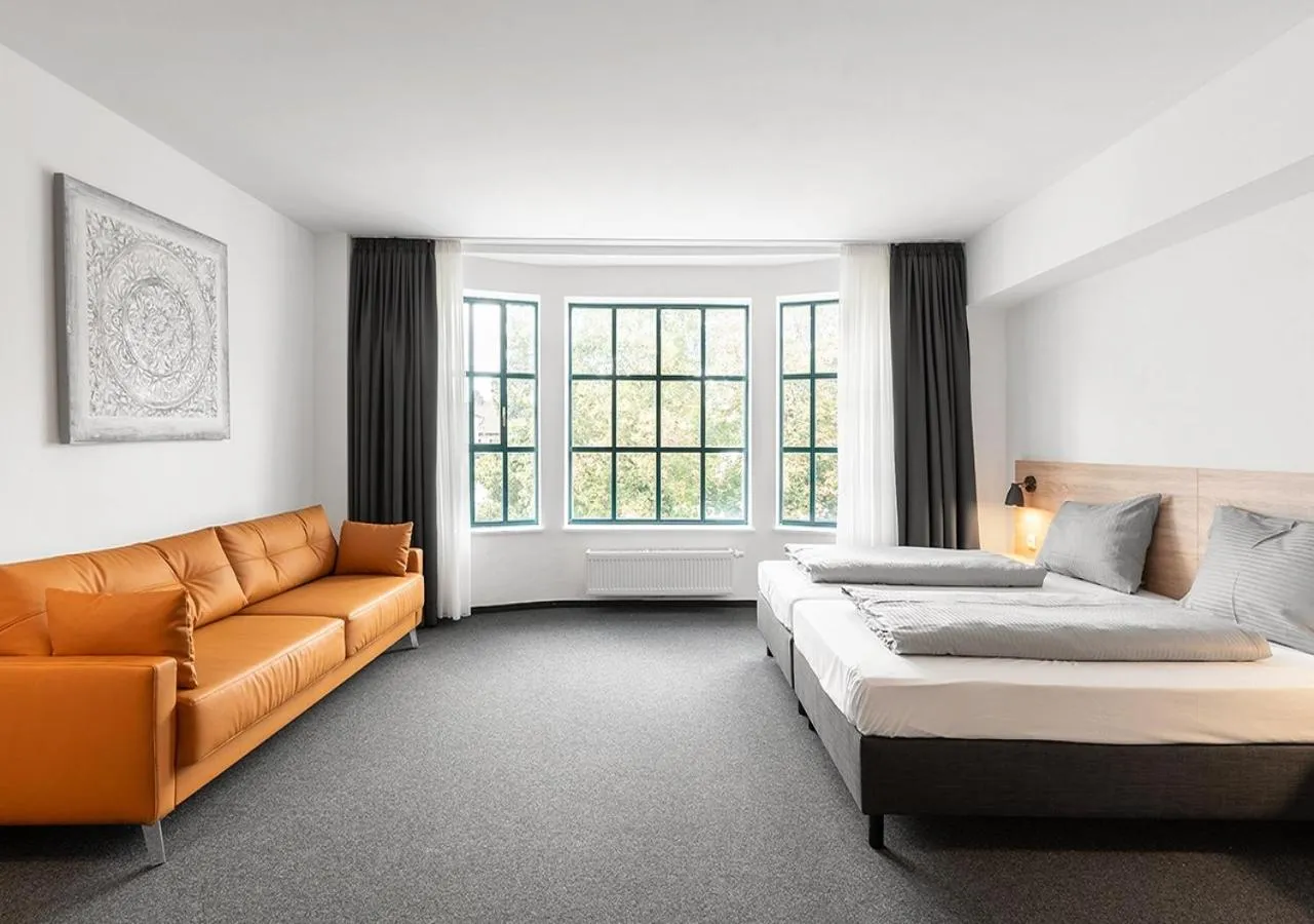 Photo of the whole room, Bed in LA serviced apartments