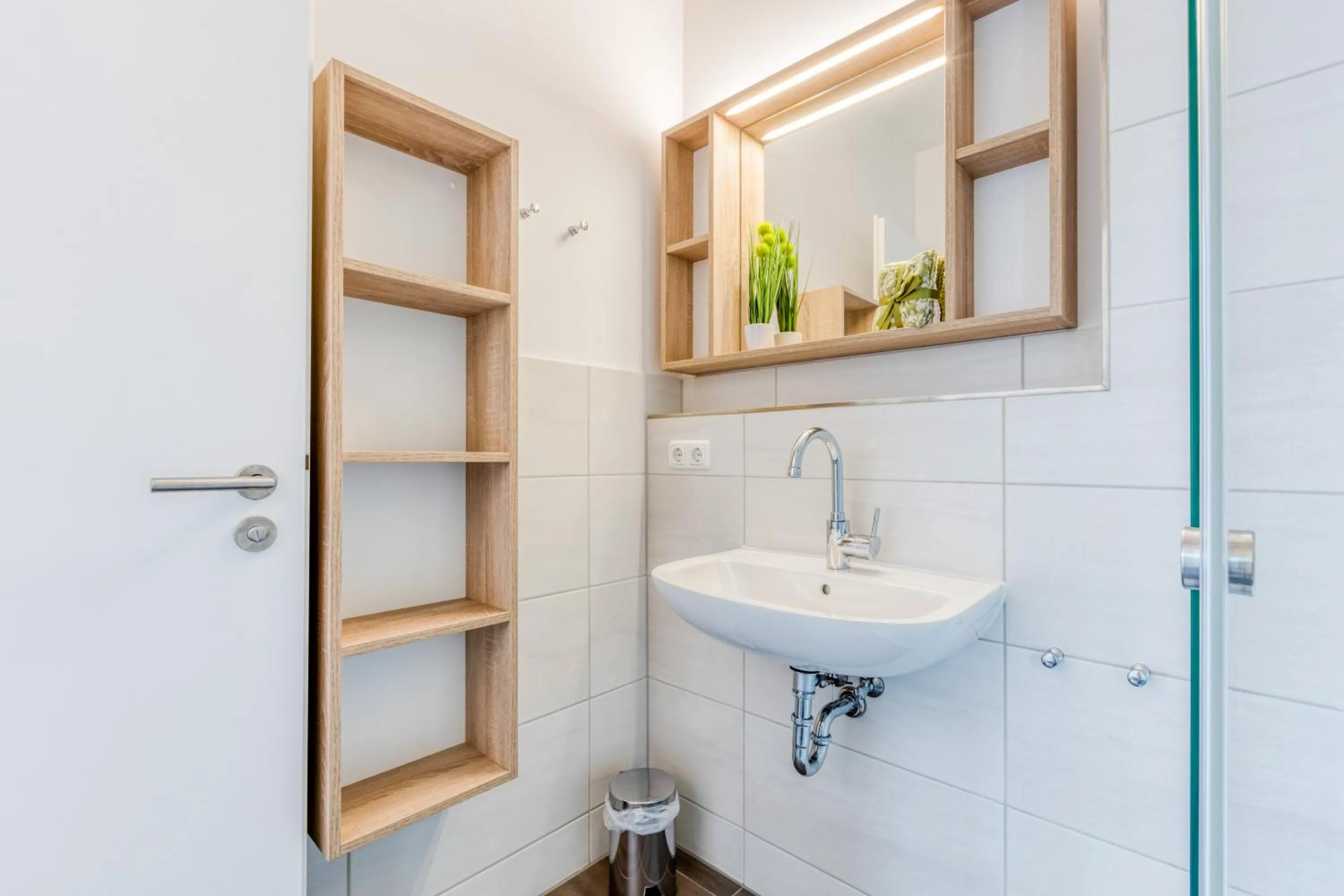 Shower in LA serviced apartments