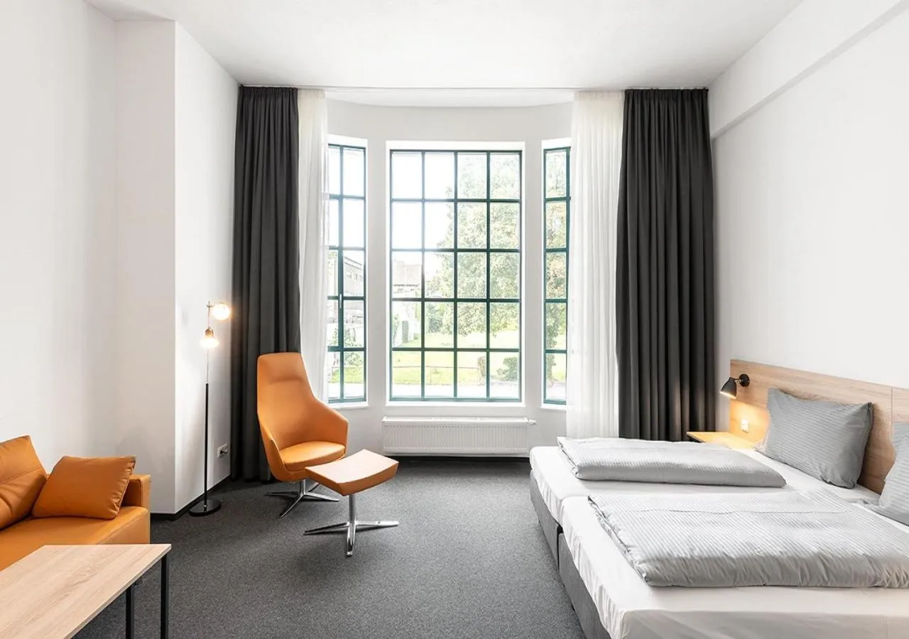 Photo of the whole room, Bed in LA serviced apartments