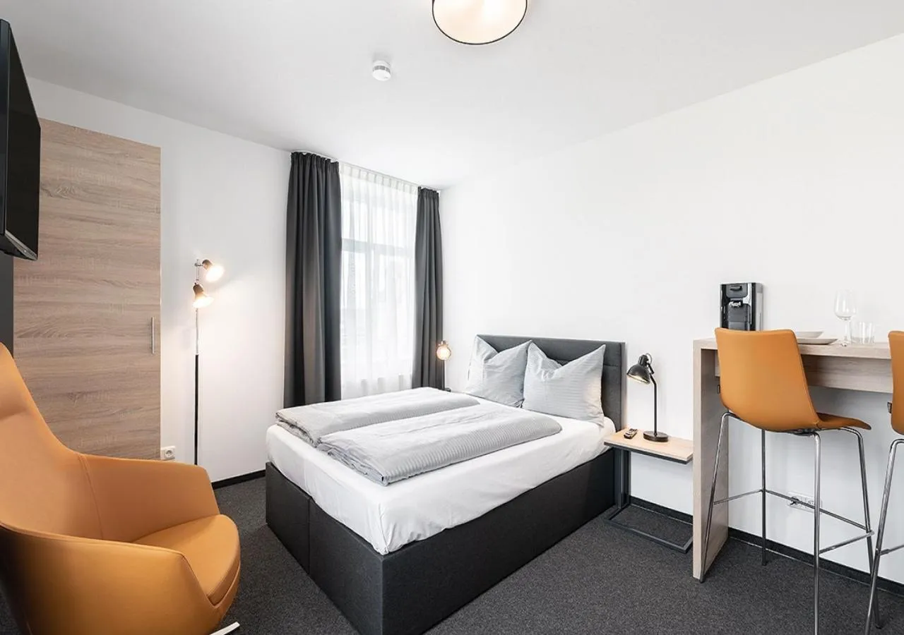 Bed in LA serviced apartments