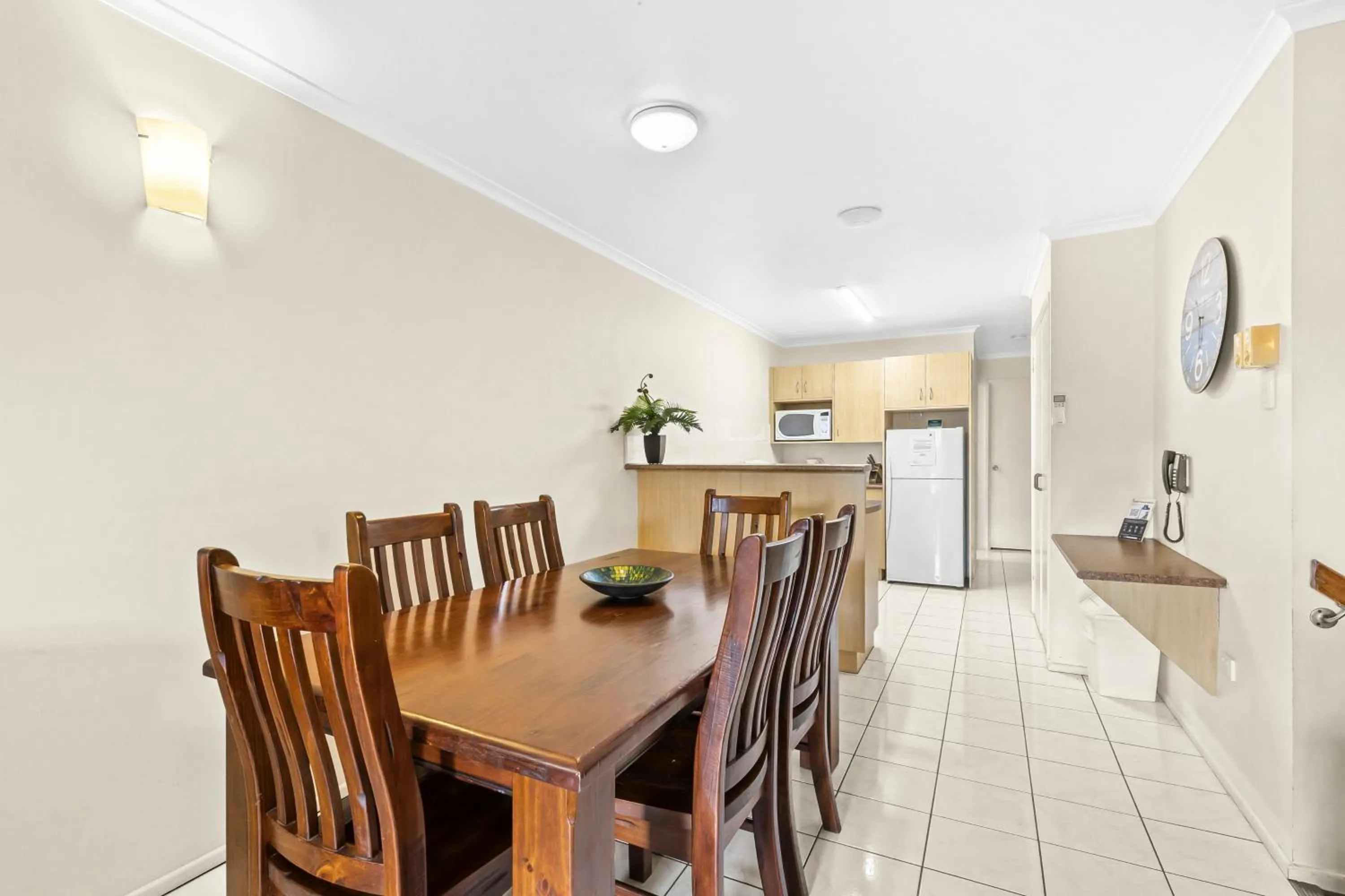 Dining area in Comfort Resort Blue Pacific