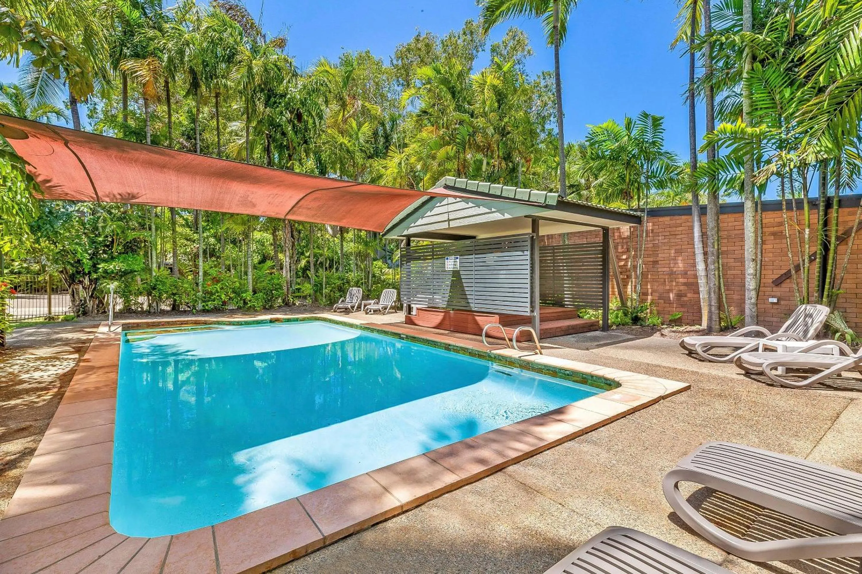 Swimming pool in Comfort Resort Blue Pacific