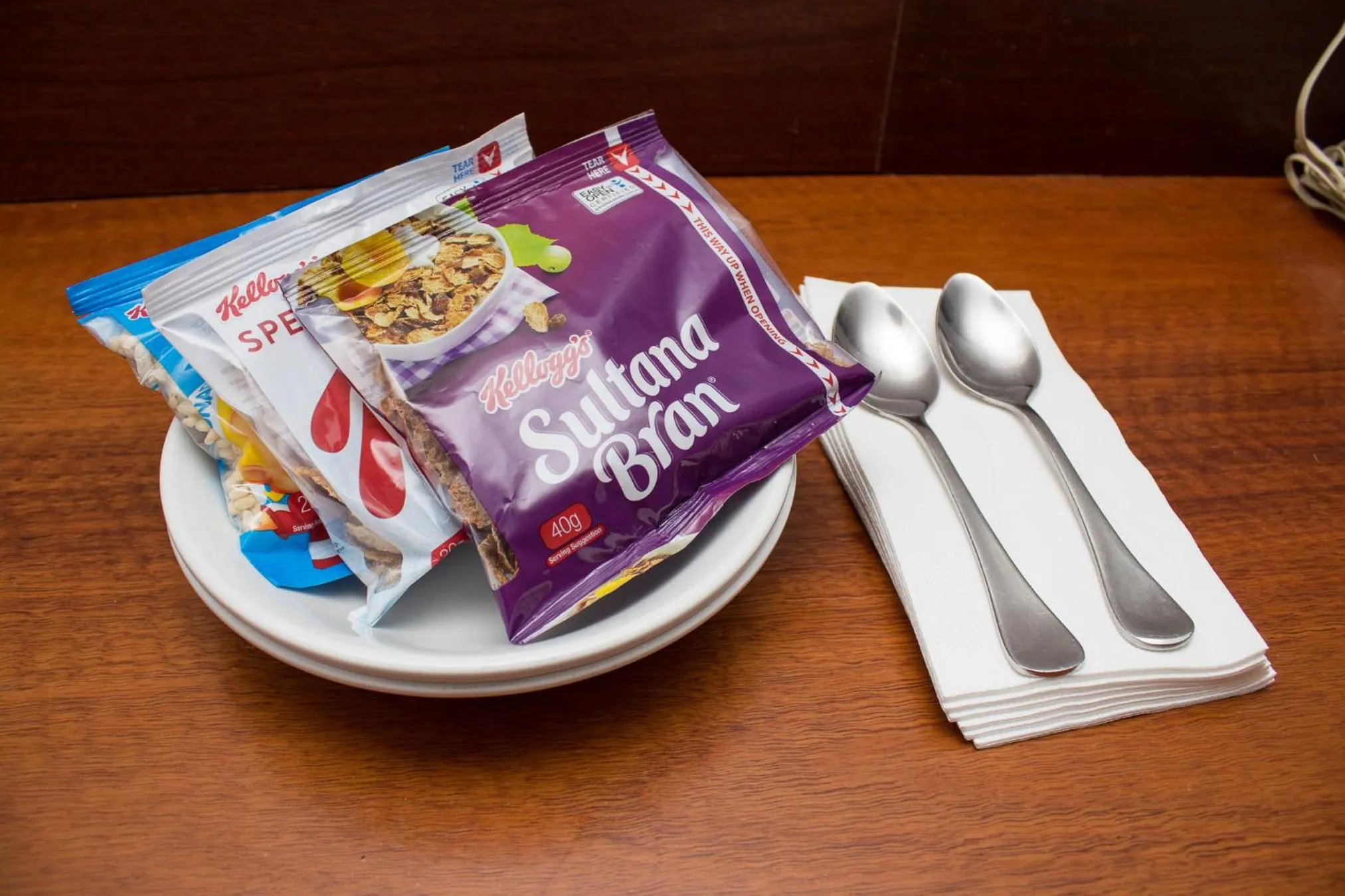 Food and drinks in Highlander Hotel Bar Kitchen Rooftop