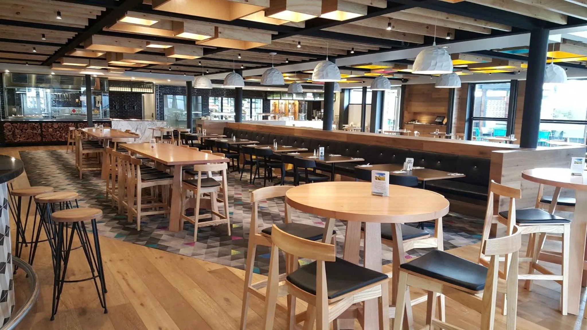 Dining area in Highlander Hotel Bar Kitchen Rooftop