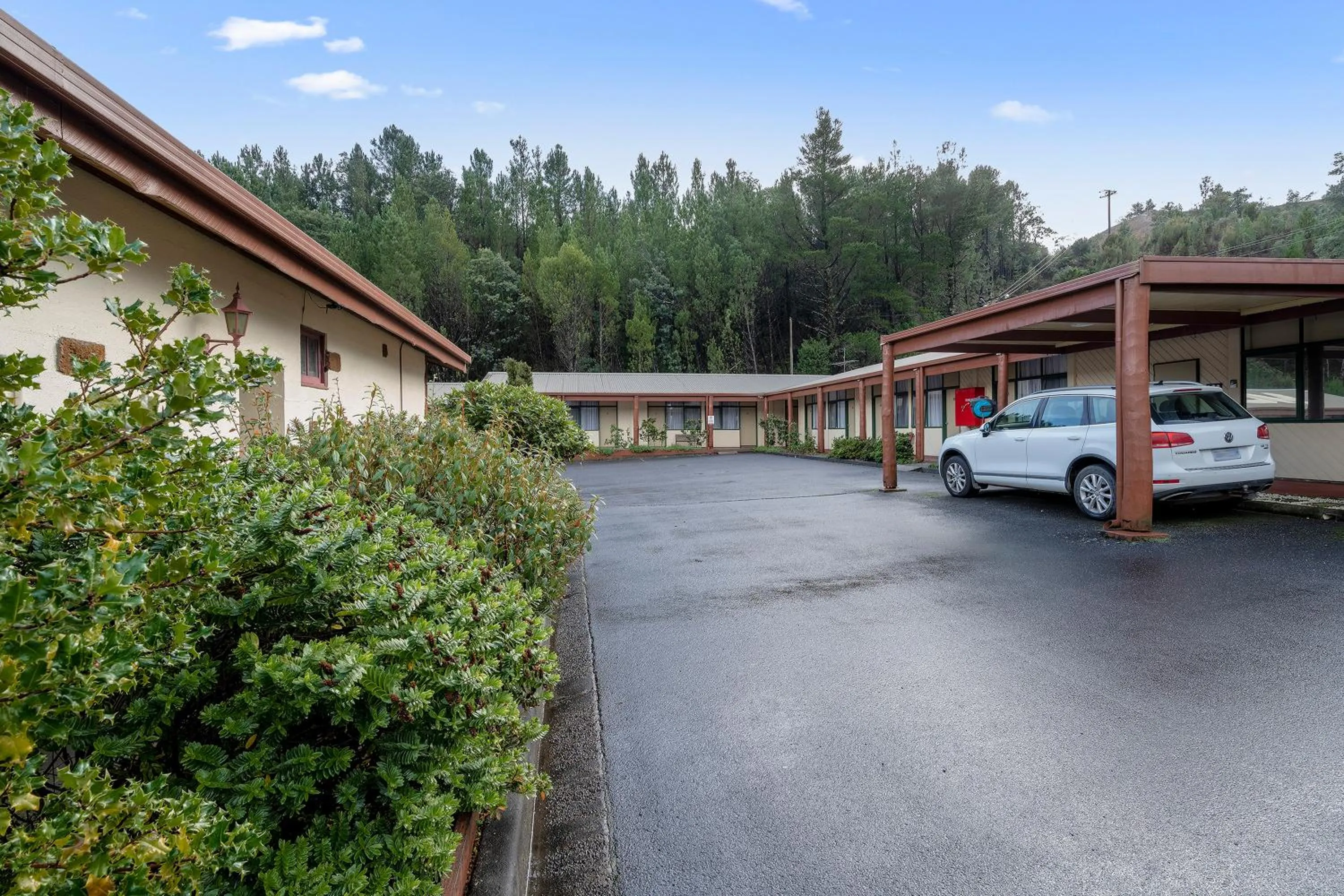 Property building in Gold Rush Inn