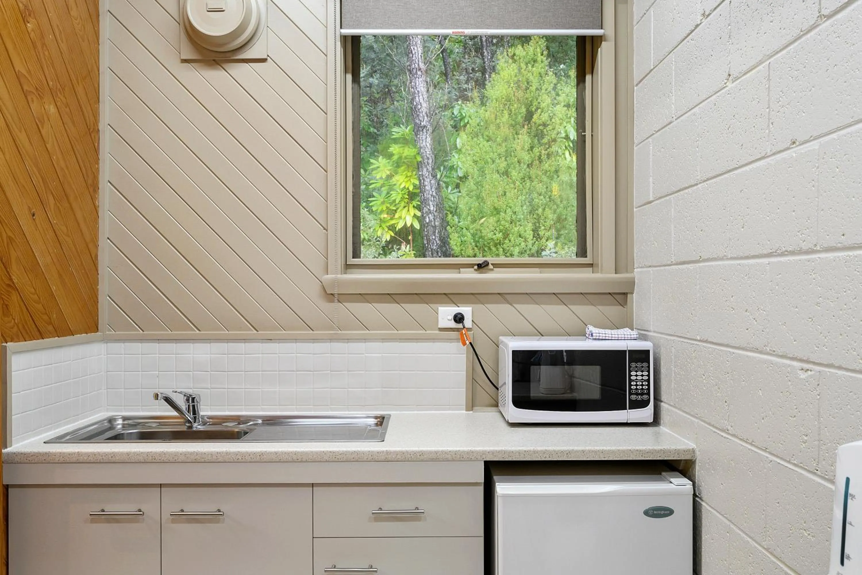 Kitchen or kitchenette in Gold Rush Inn