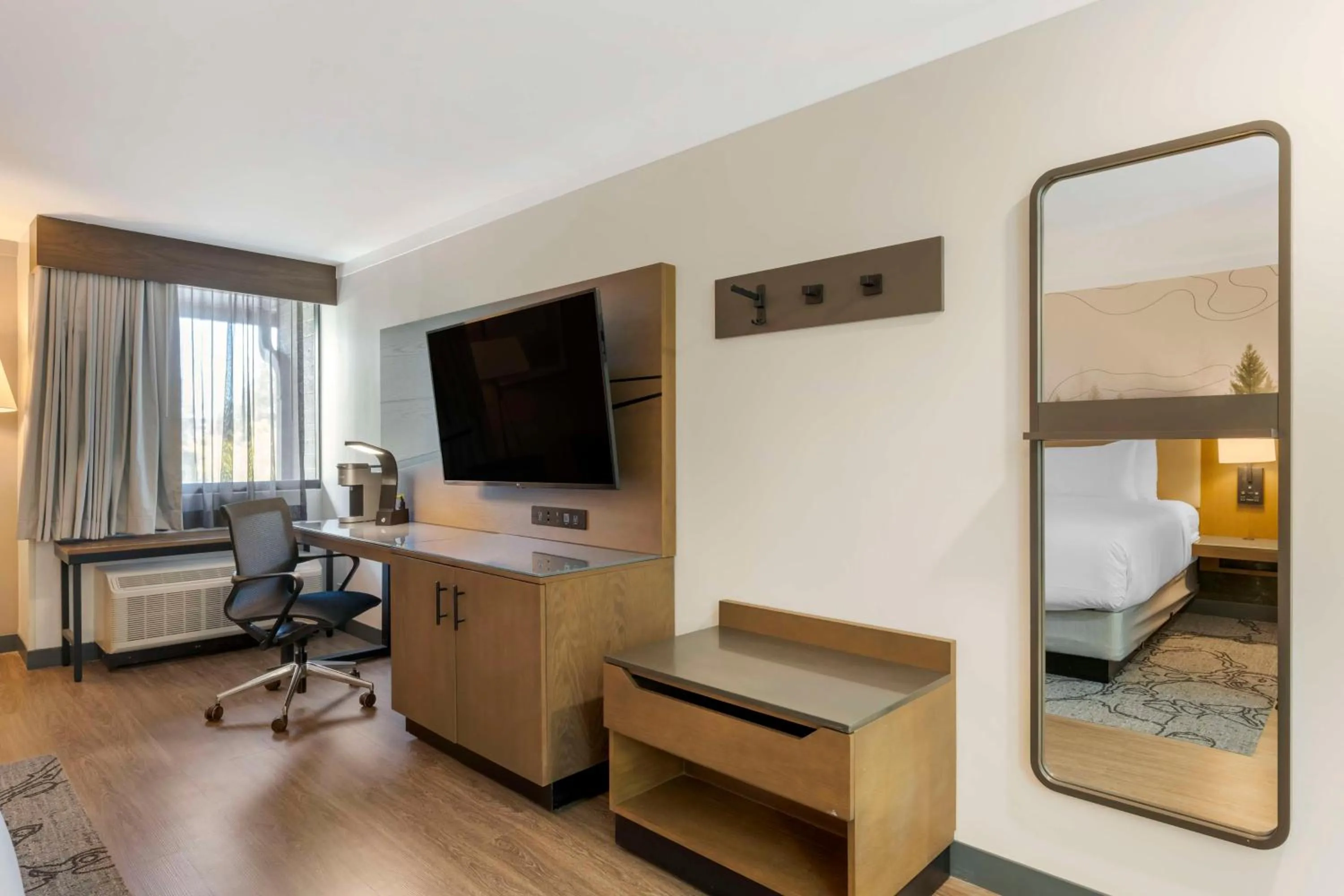 Bedroom, Bed in Aiden by Best Western Flagstaff