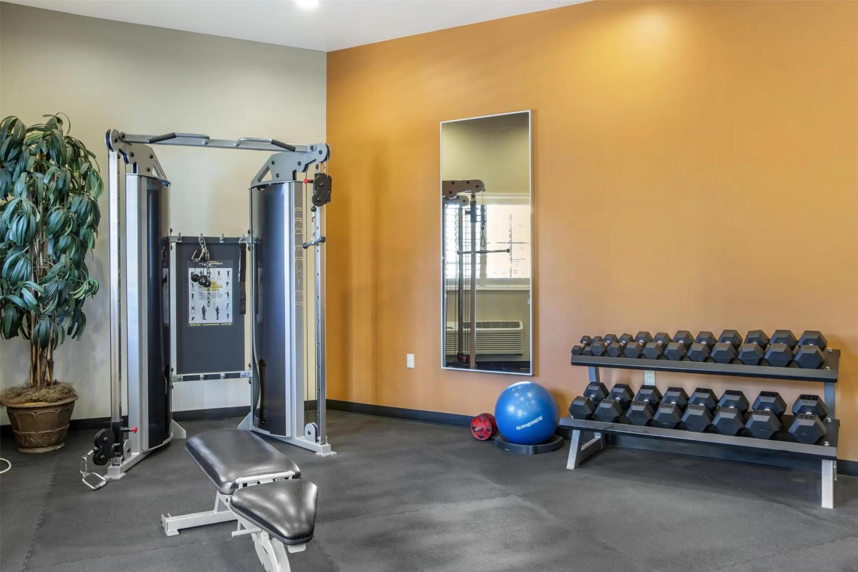 Fitness centre/facilities in Best Western Copper Hills Inn