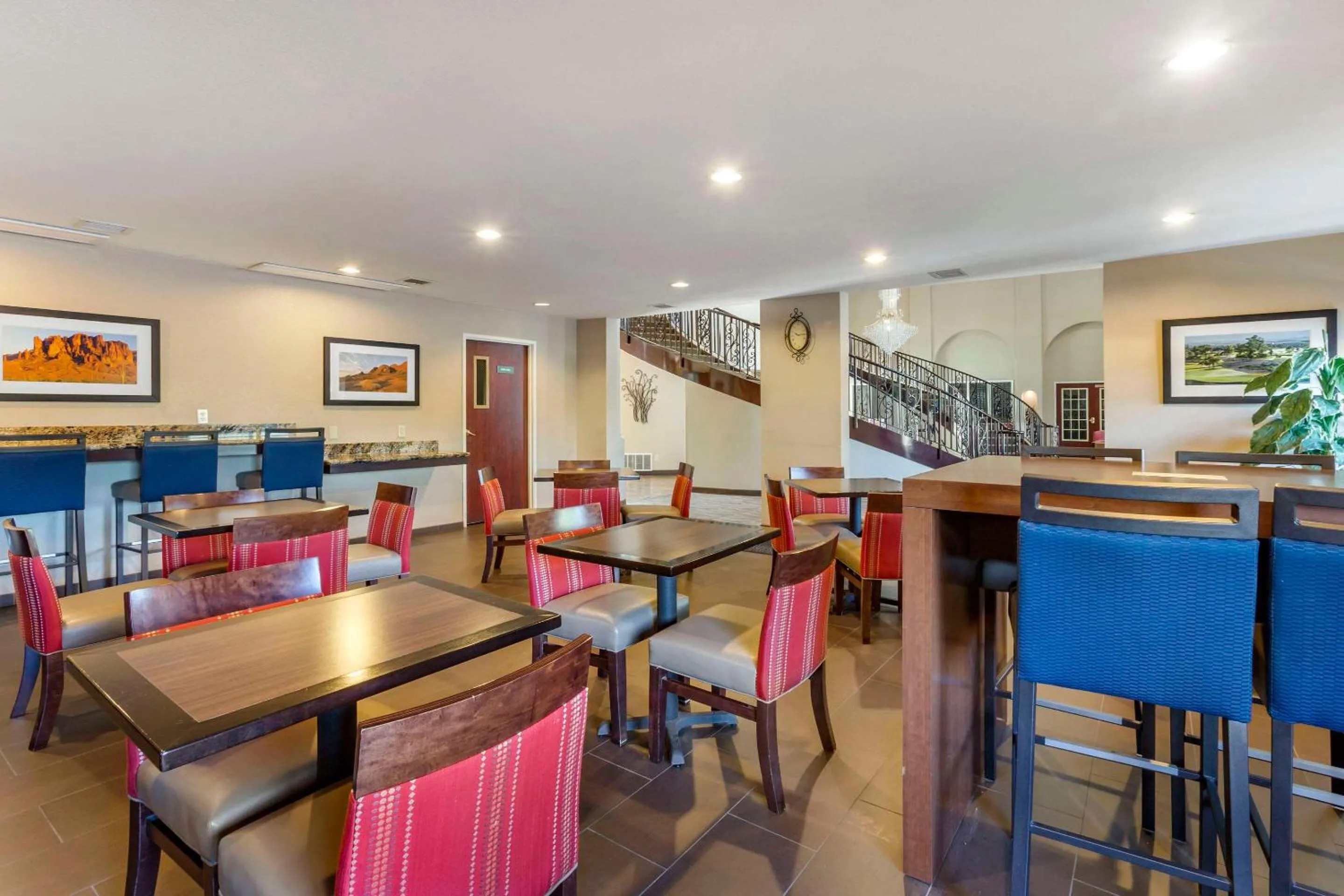 Breakfast in Comfort Suites Phoenix Airport