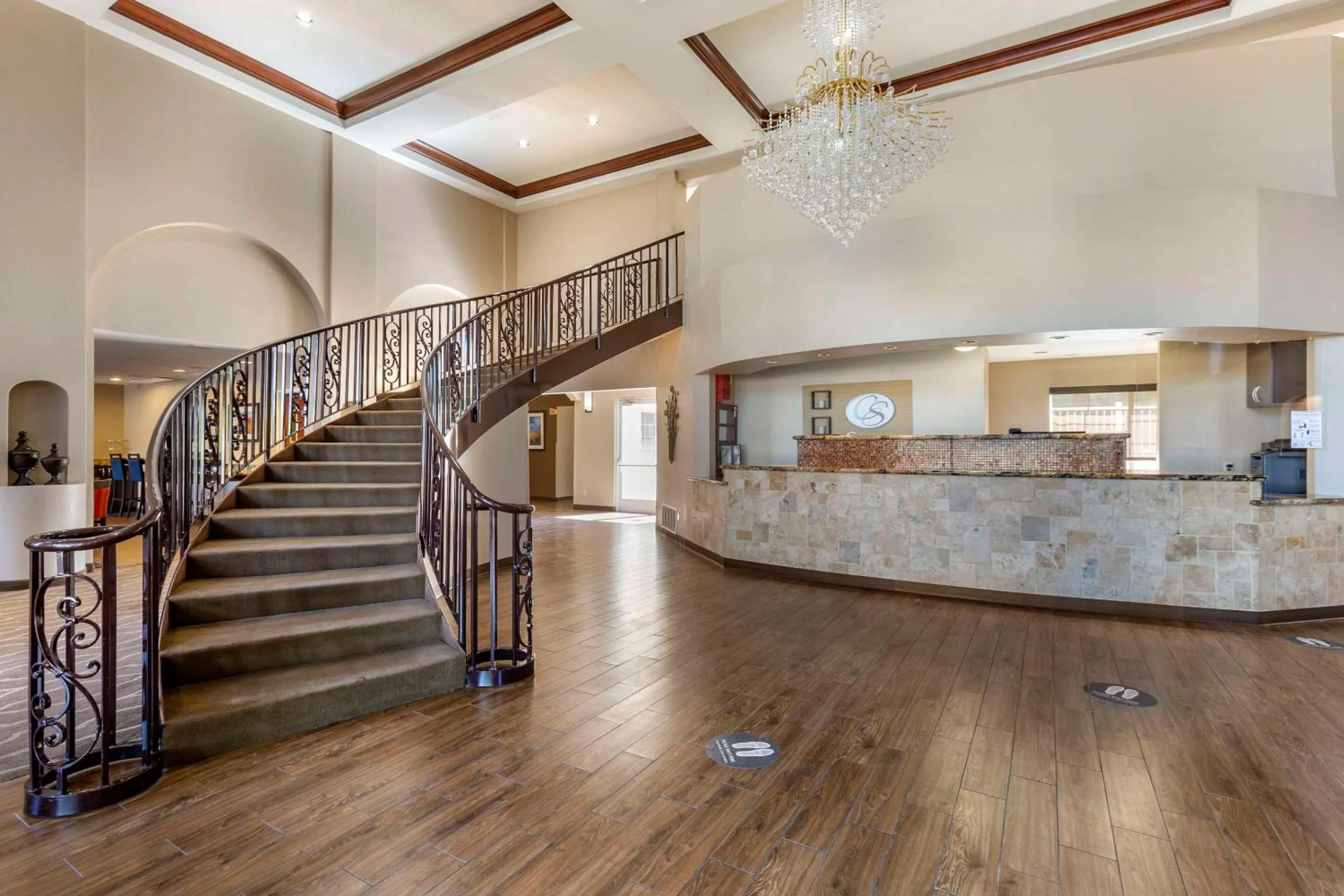 Lobby or reception in Comfort Suites Phoenix Airport