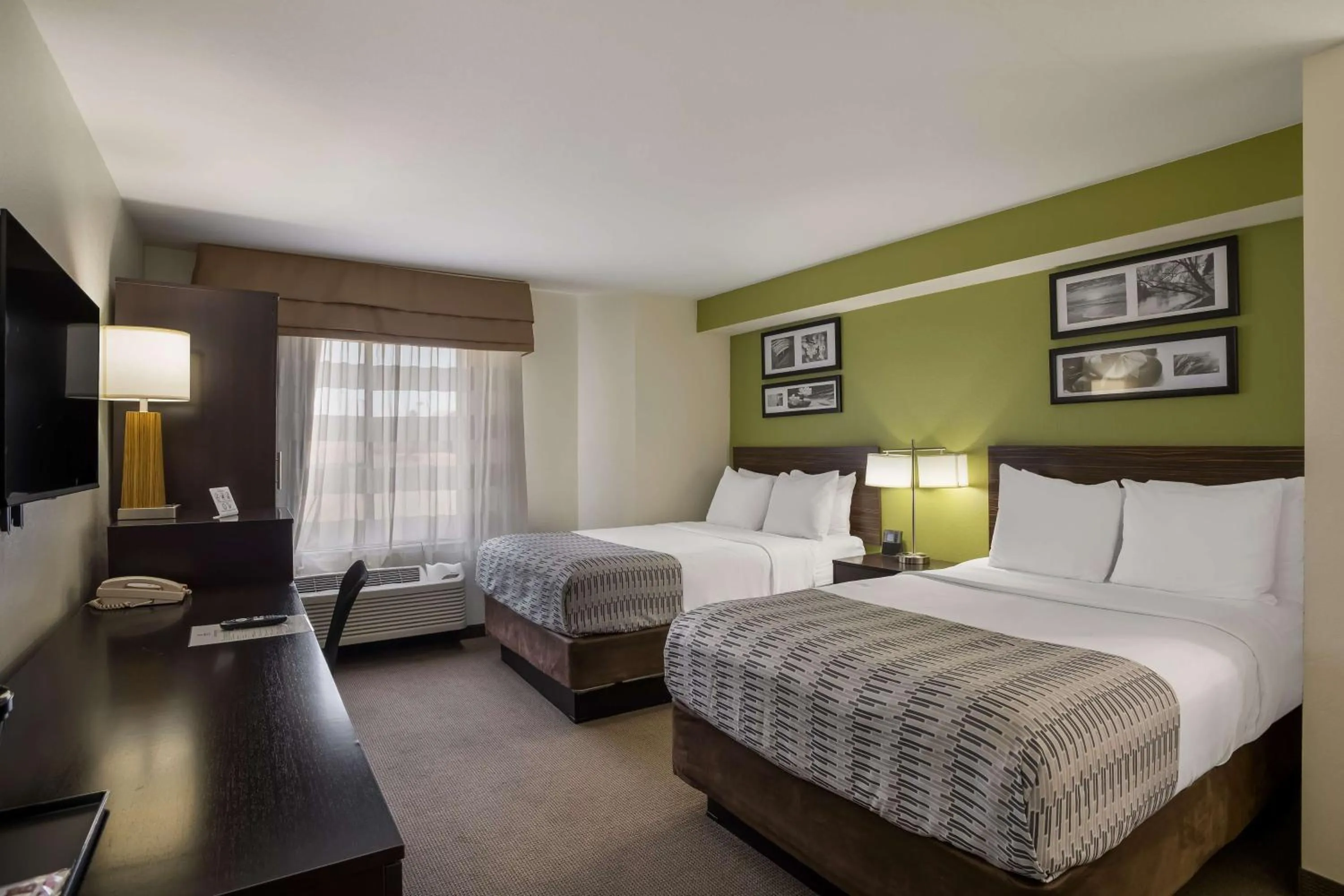 Bedroom, Bed in SureStay Plus by Best Western Mesa Superstition Springs