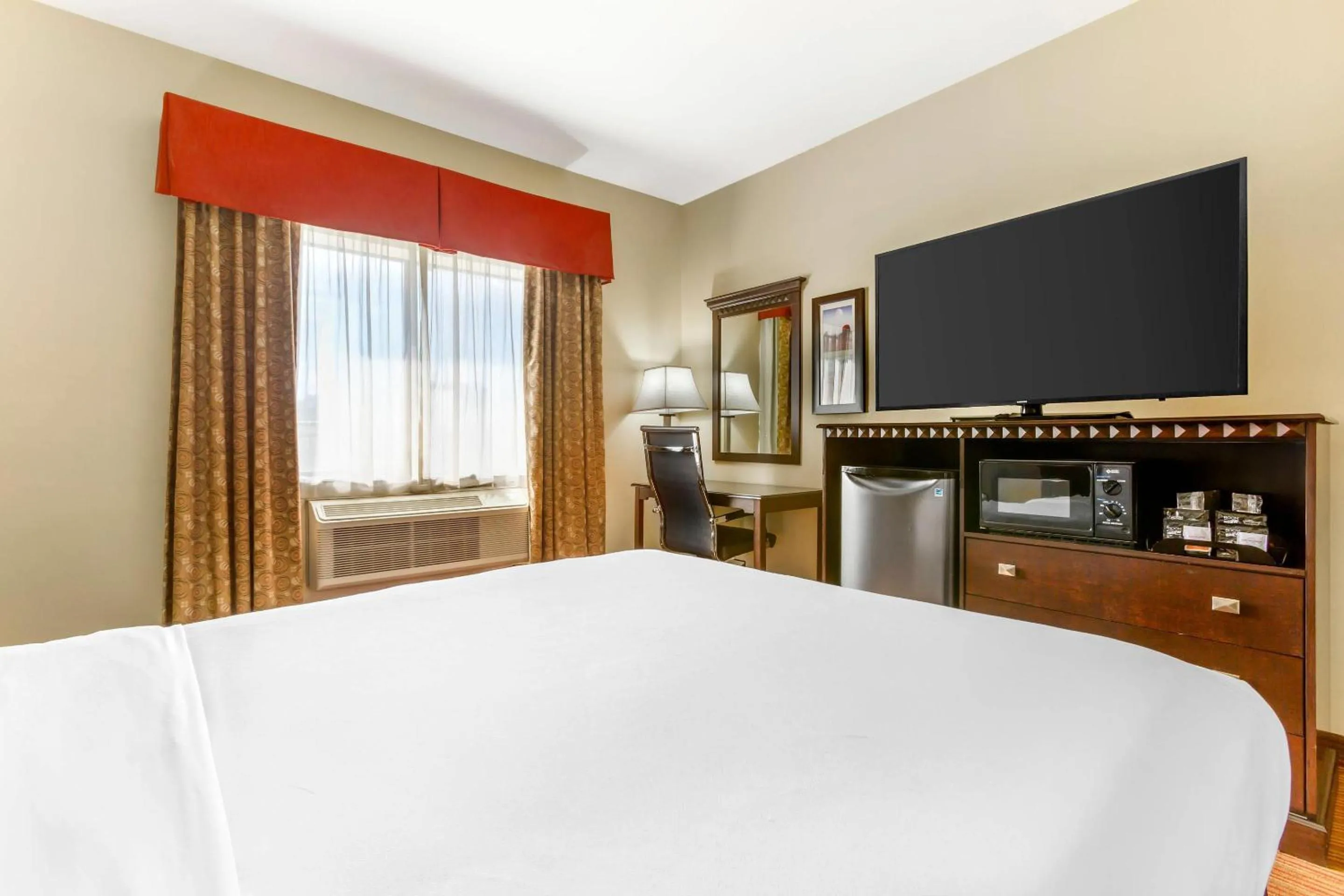 Bedroom, Bed in Comfort Inn Phoenix Central City