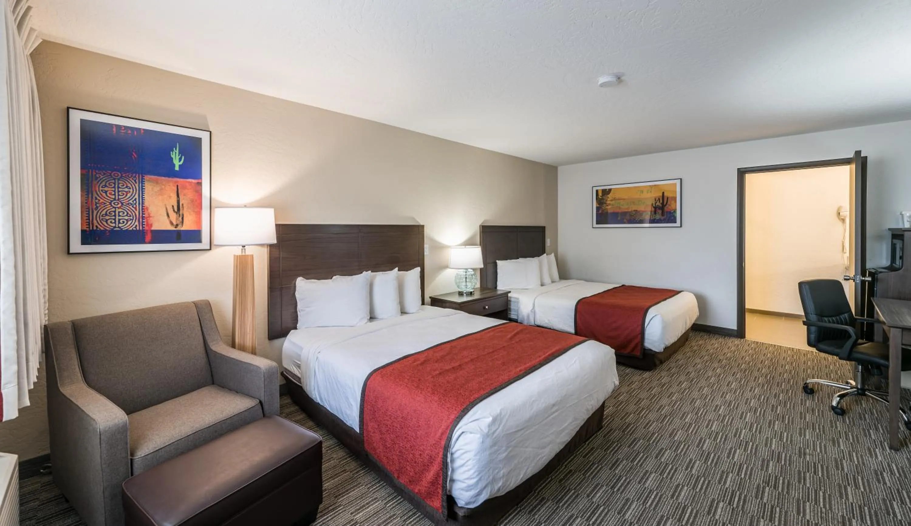 Photo of the whole room, Bed in Lux Verde Hotel