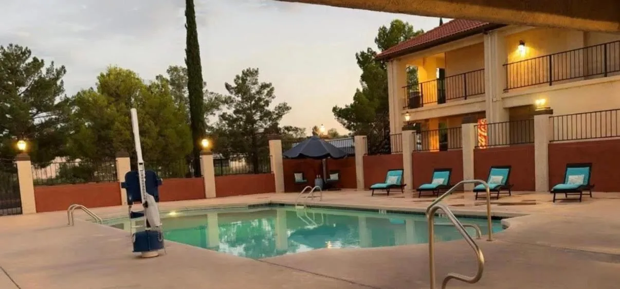 Swimming pool in Lux Verde Hotel