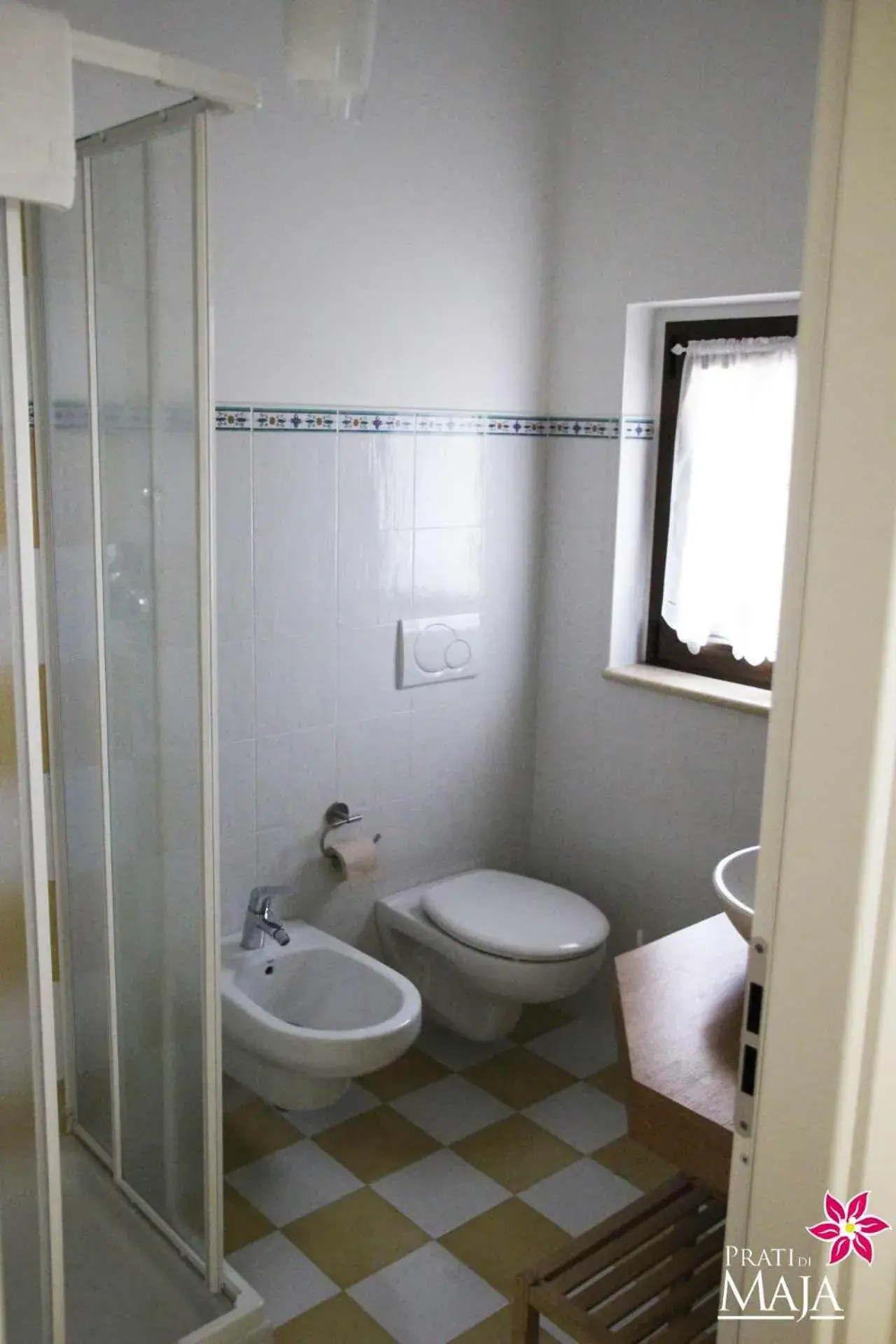 Classic Triple Room - single occupancy in Prati di Maja B&B Classic Triple Room - single occupancy in Prati di Maja B&B