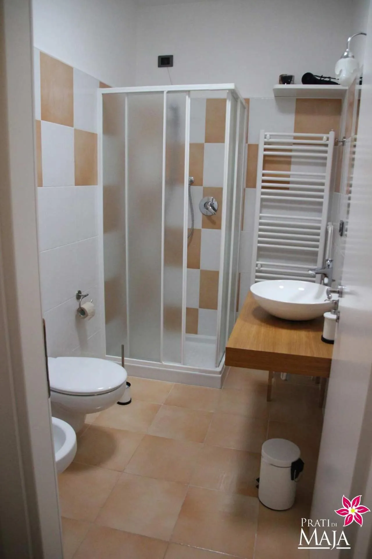 Shower in Prati di Maja B&B