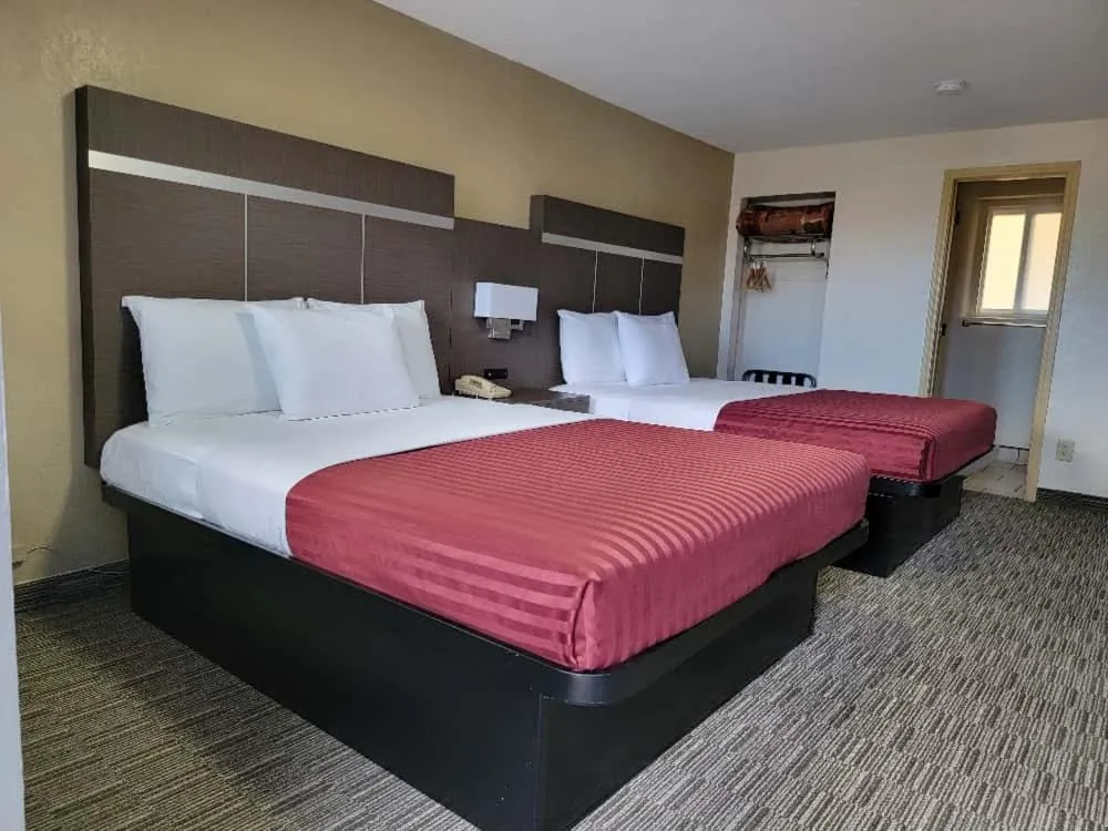 Bedroom, Bed in Americas Best Value Inn-Williams/Grand Canyon