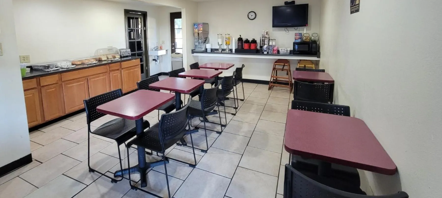 Breakfast in Americas Best Value Inn-Williams/Grand Canyon