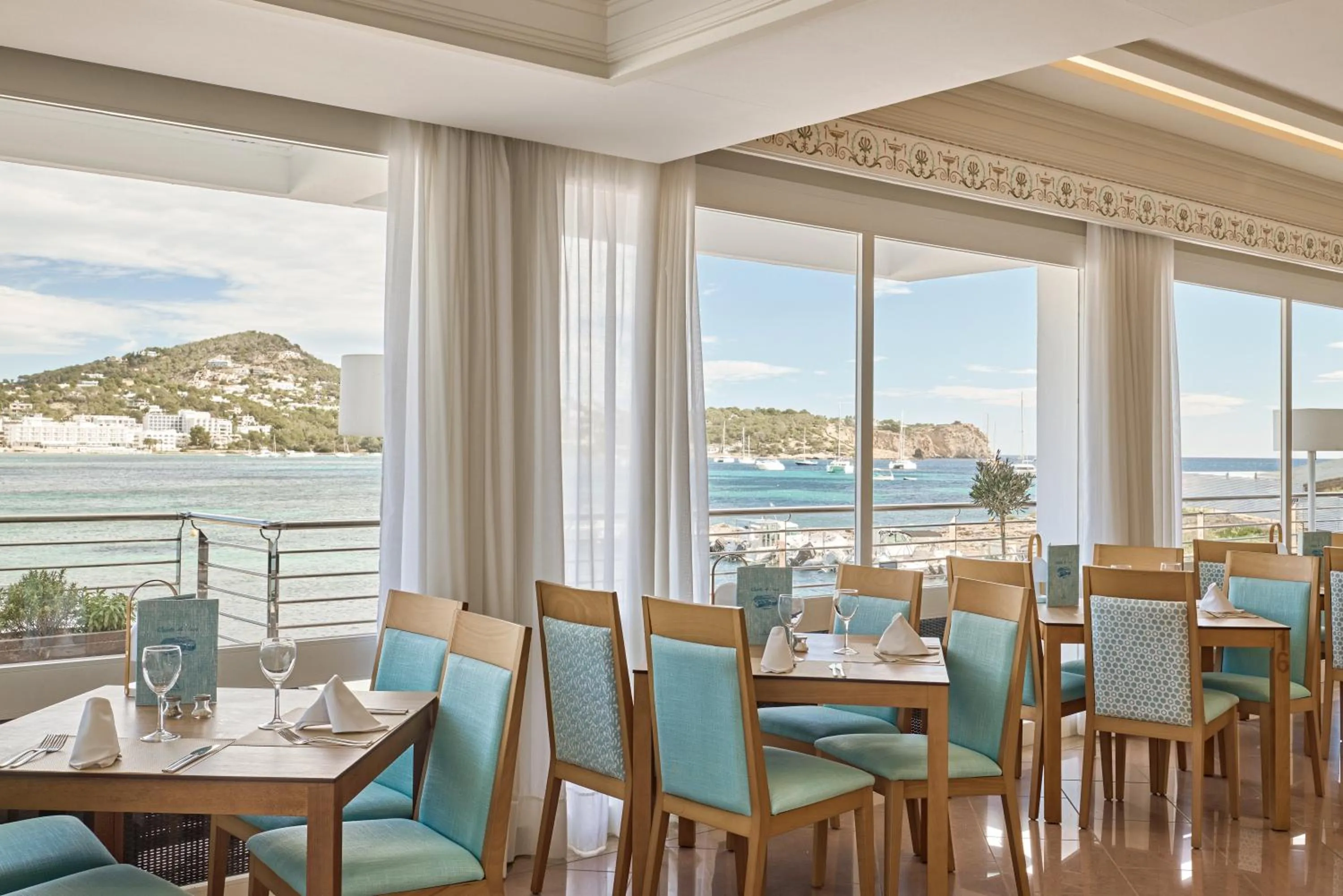 Dining area in Hotel Argos Ibiza