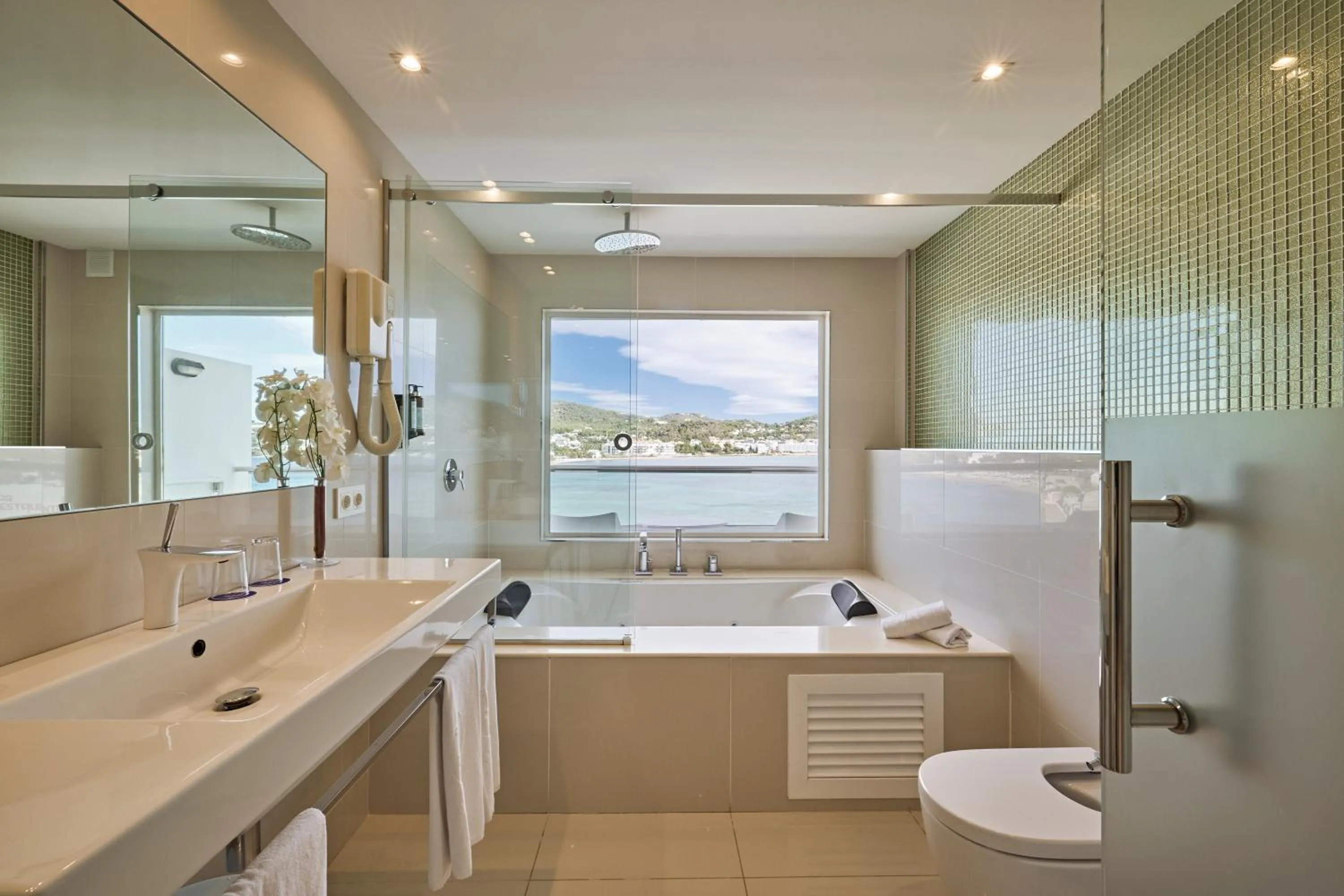 Bathroom in Hotel Argos Ibiza