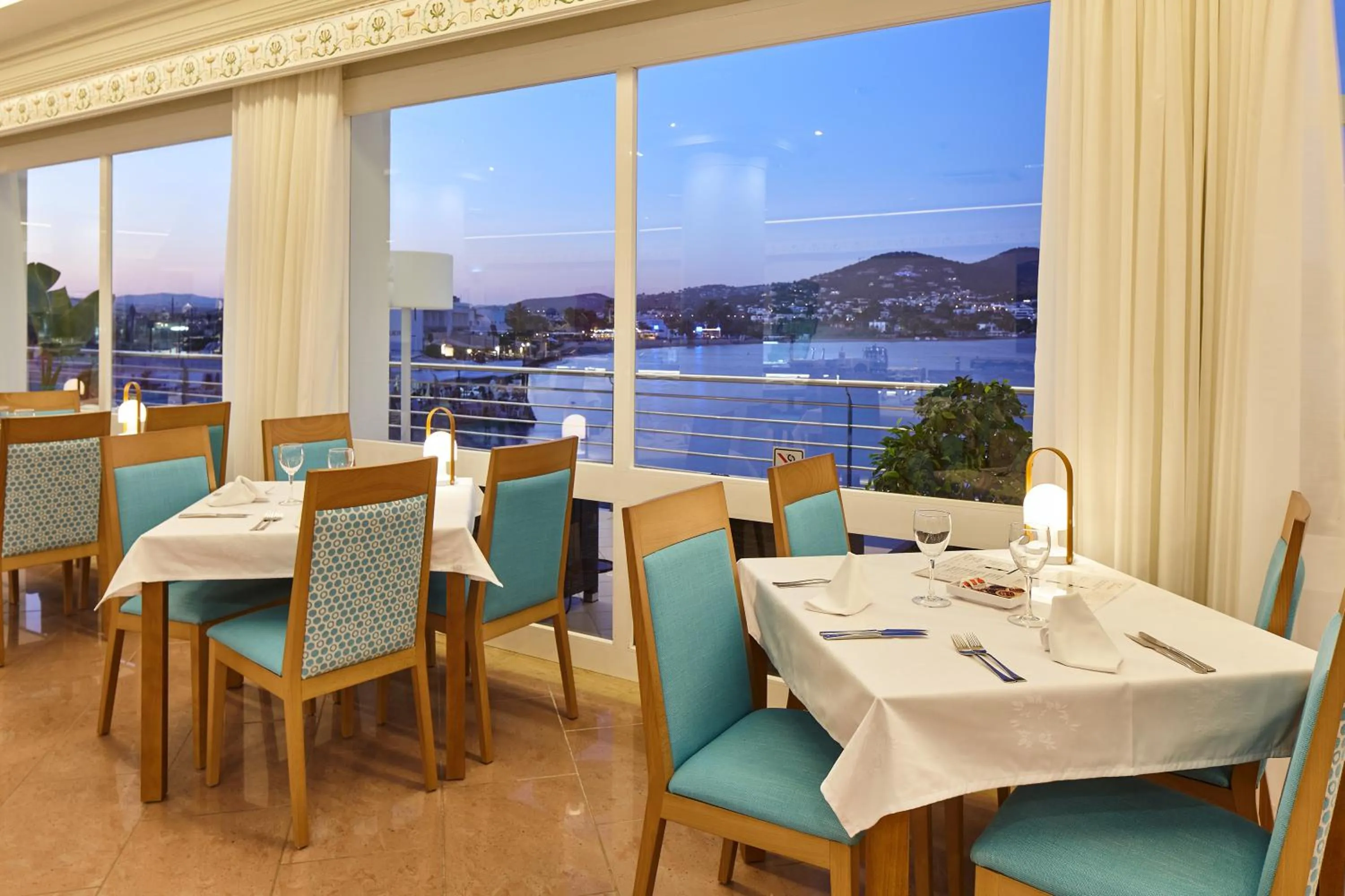 Restaurant/places to eat in Hotel Argos Ibiza