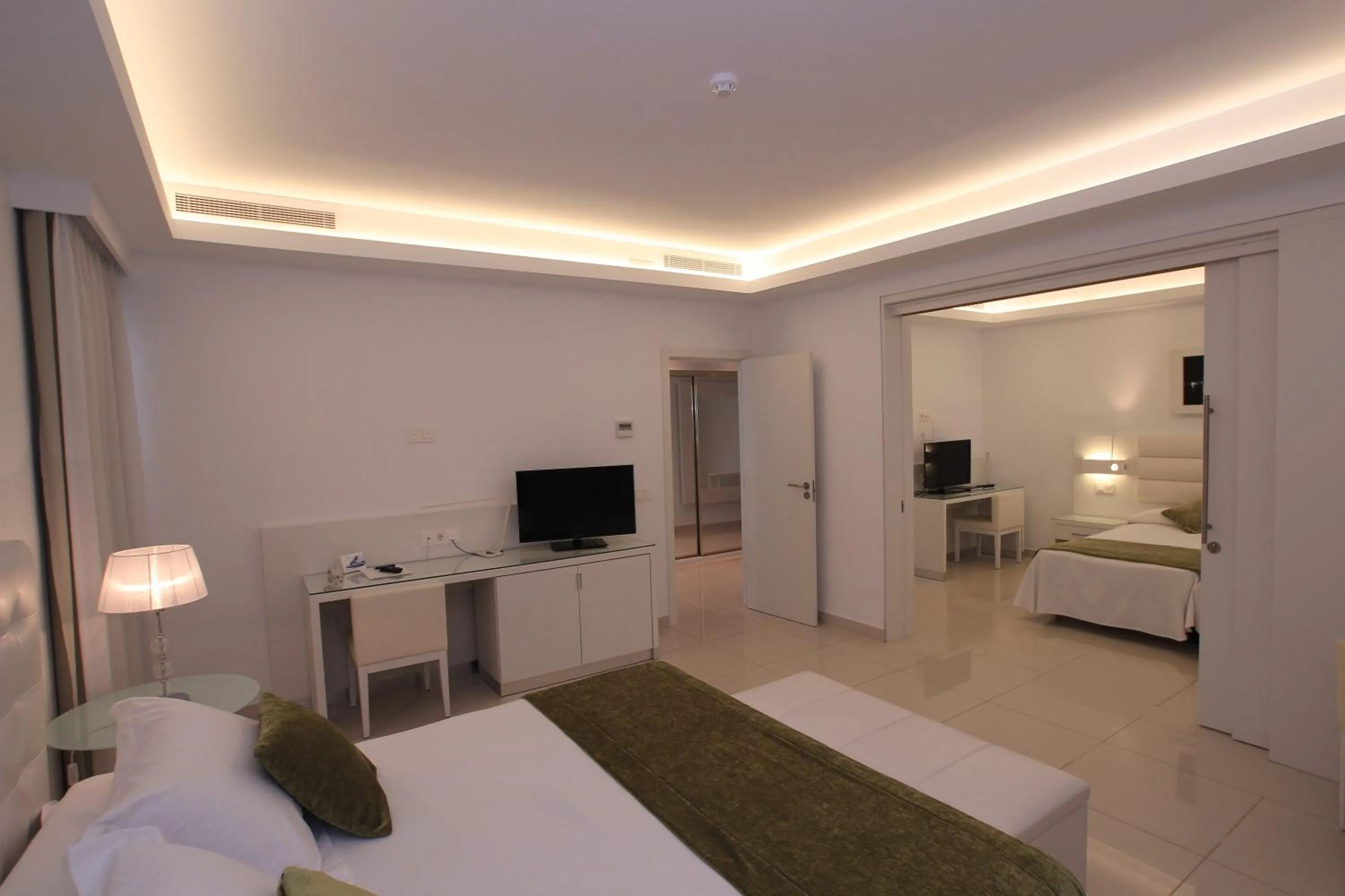 Photo of the whole room, Bed in Hotel Argos Ibiza