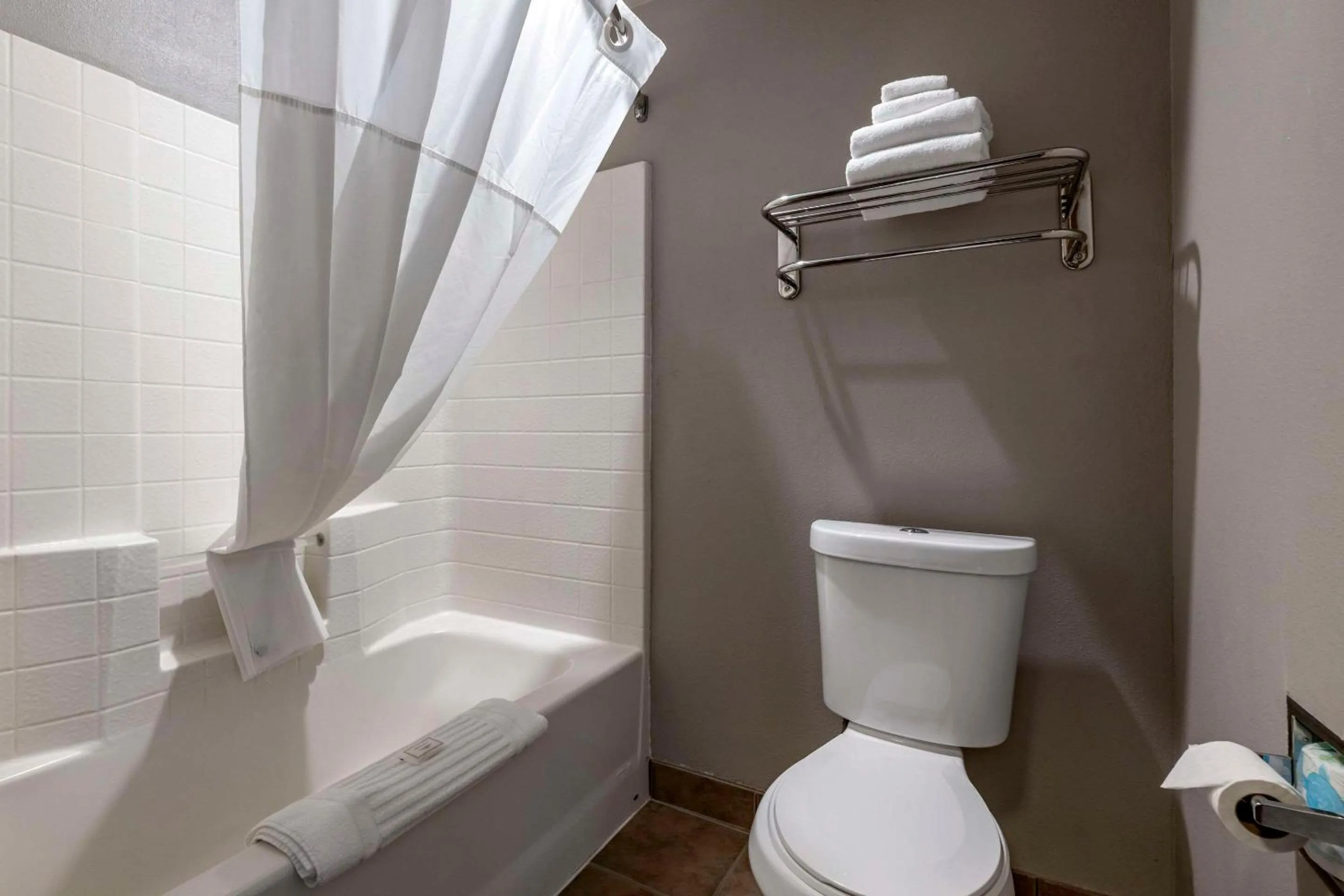 Bedroom in Clarion Inn Kingman I-40 Route 66