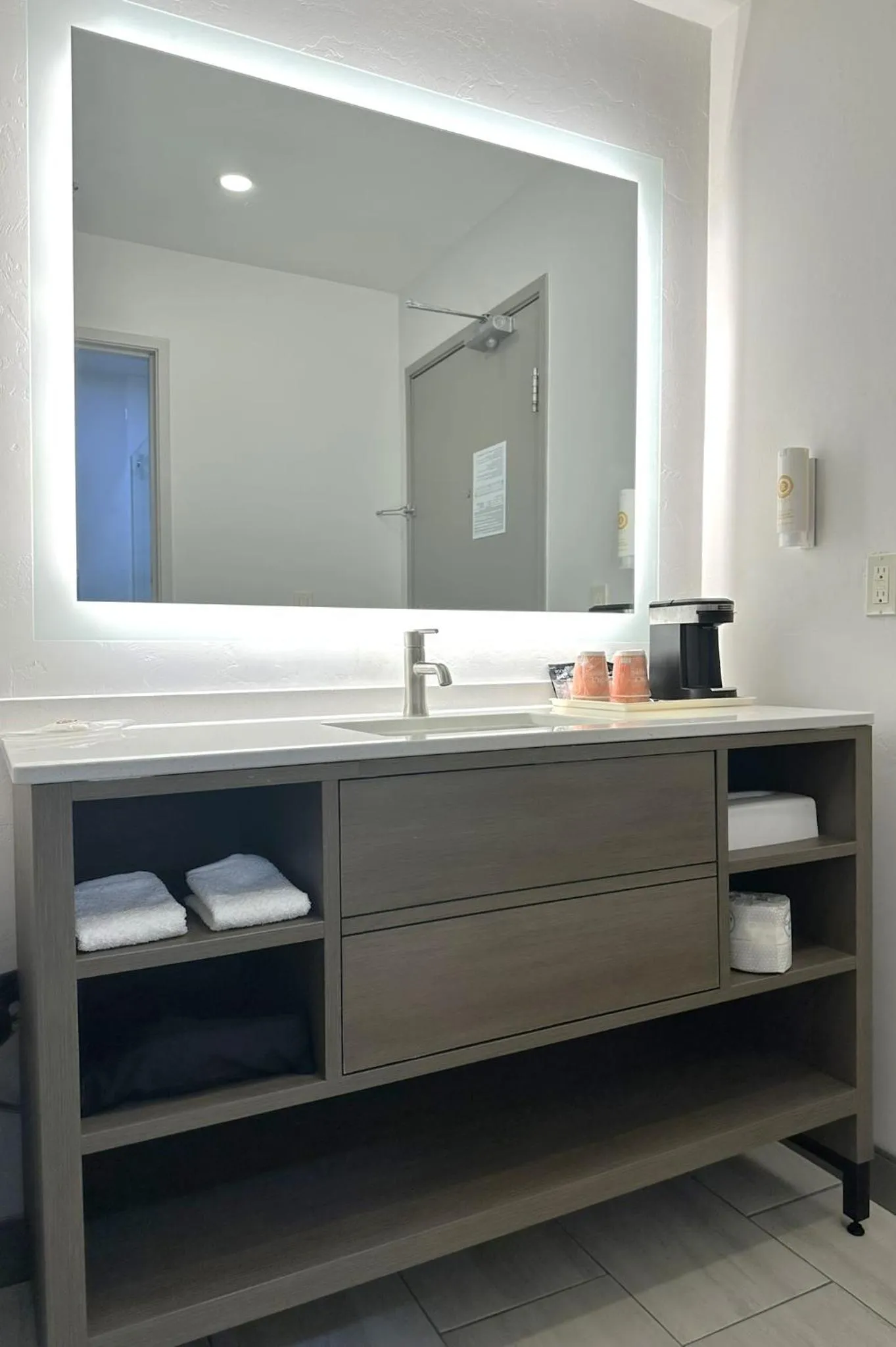 Bathroom in Comfort Suites at Tucson Mall